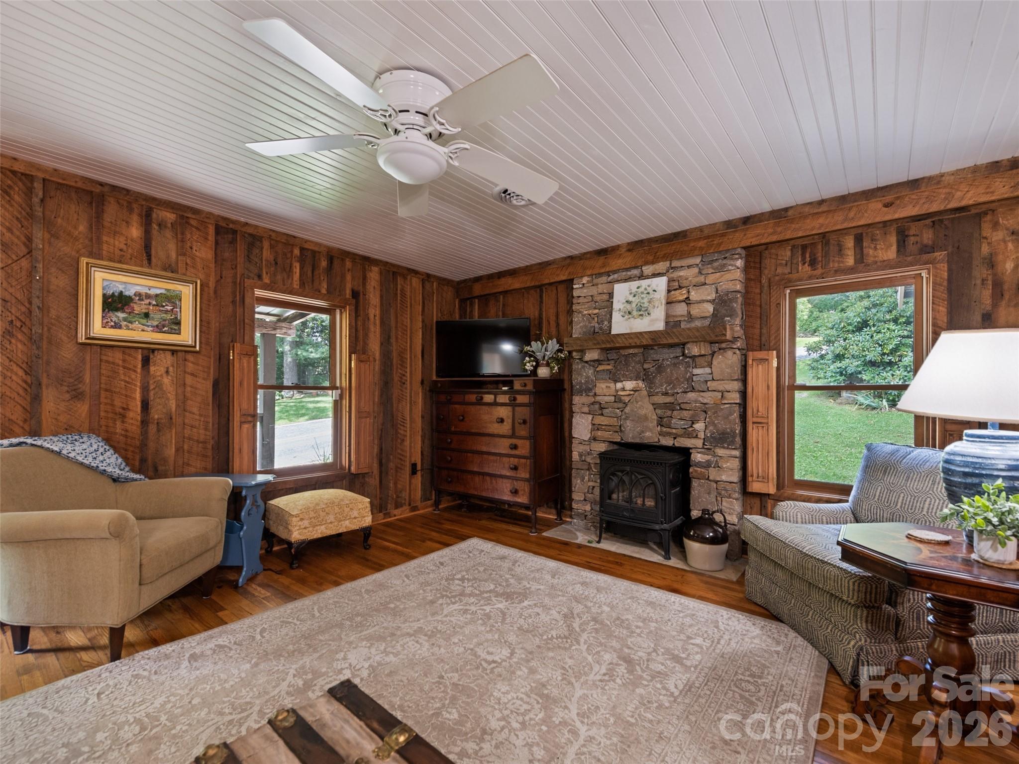 404 Red Bank Road — Waynesville