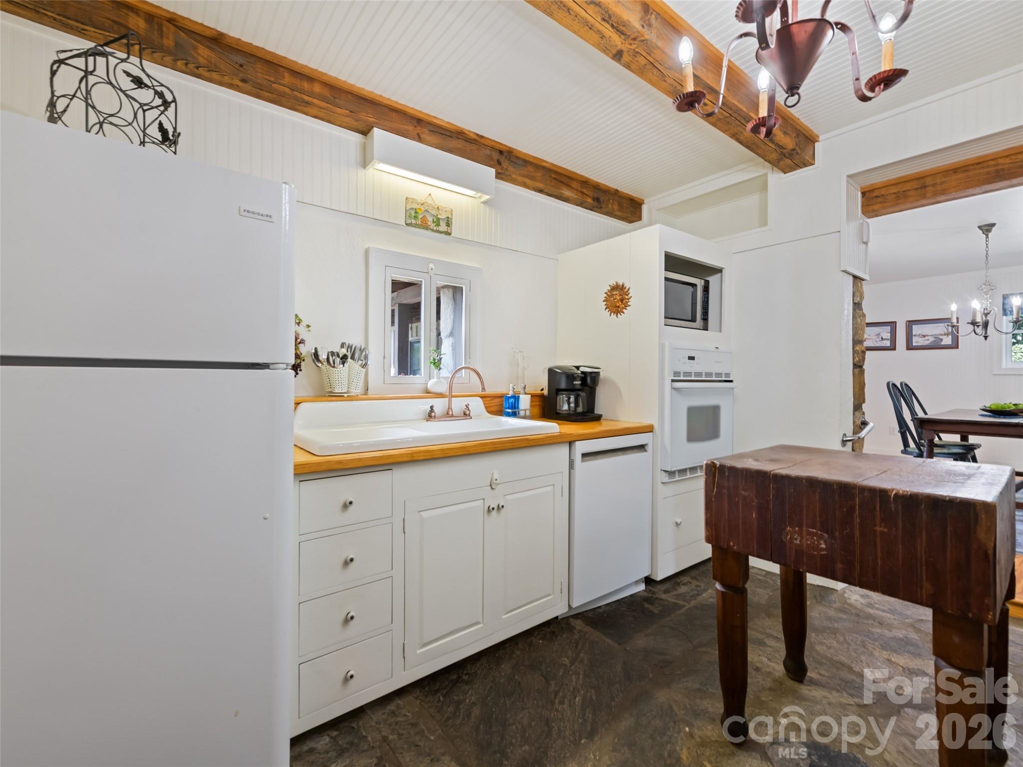404 Red Bank Road — Waynesville