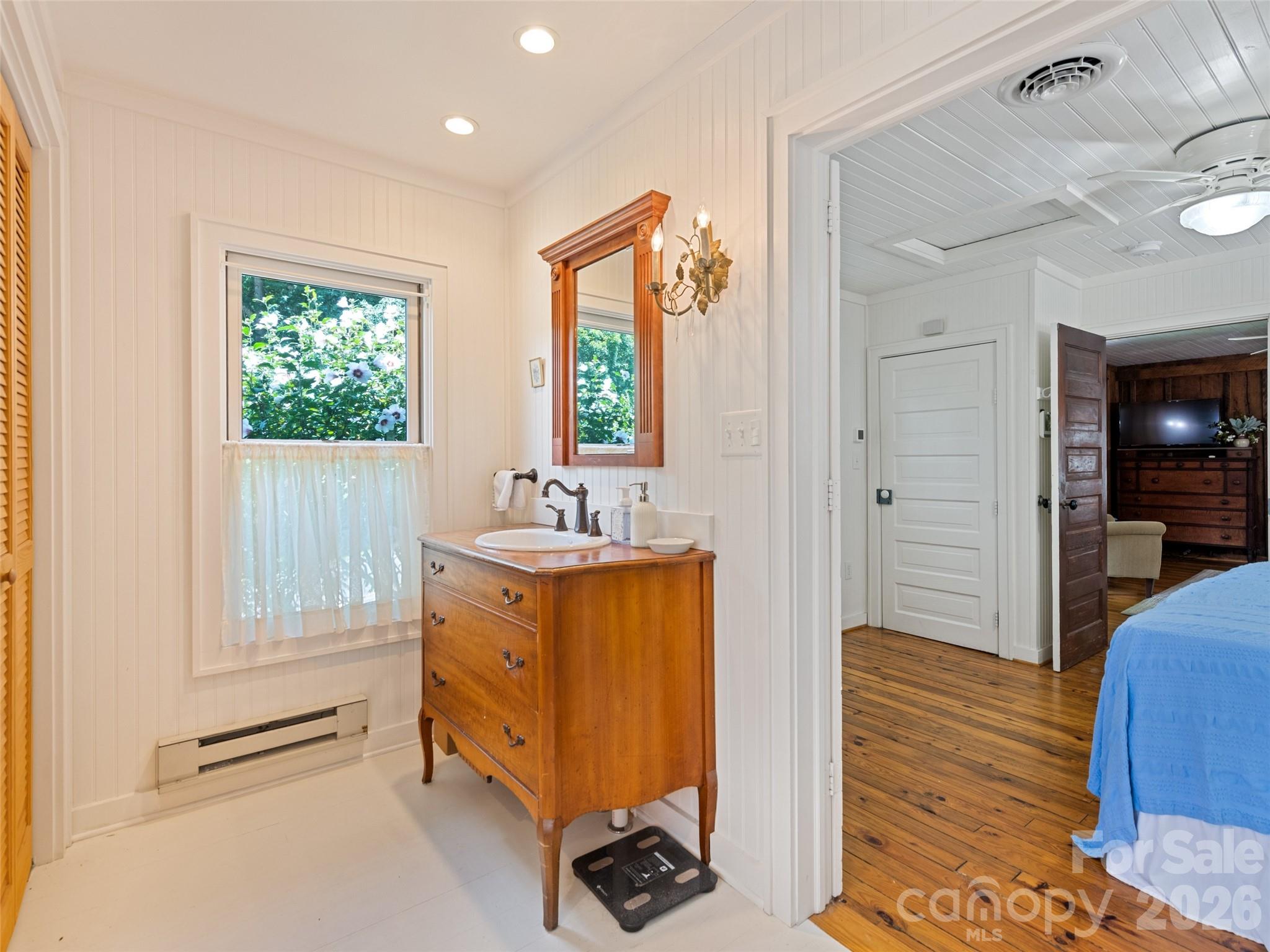 404 Red Bank Road — Waynesville