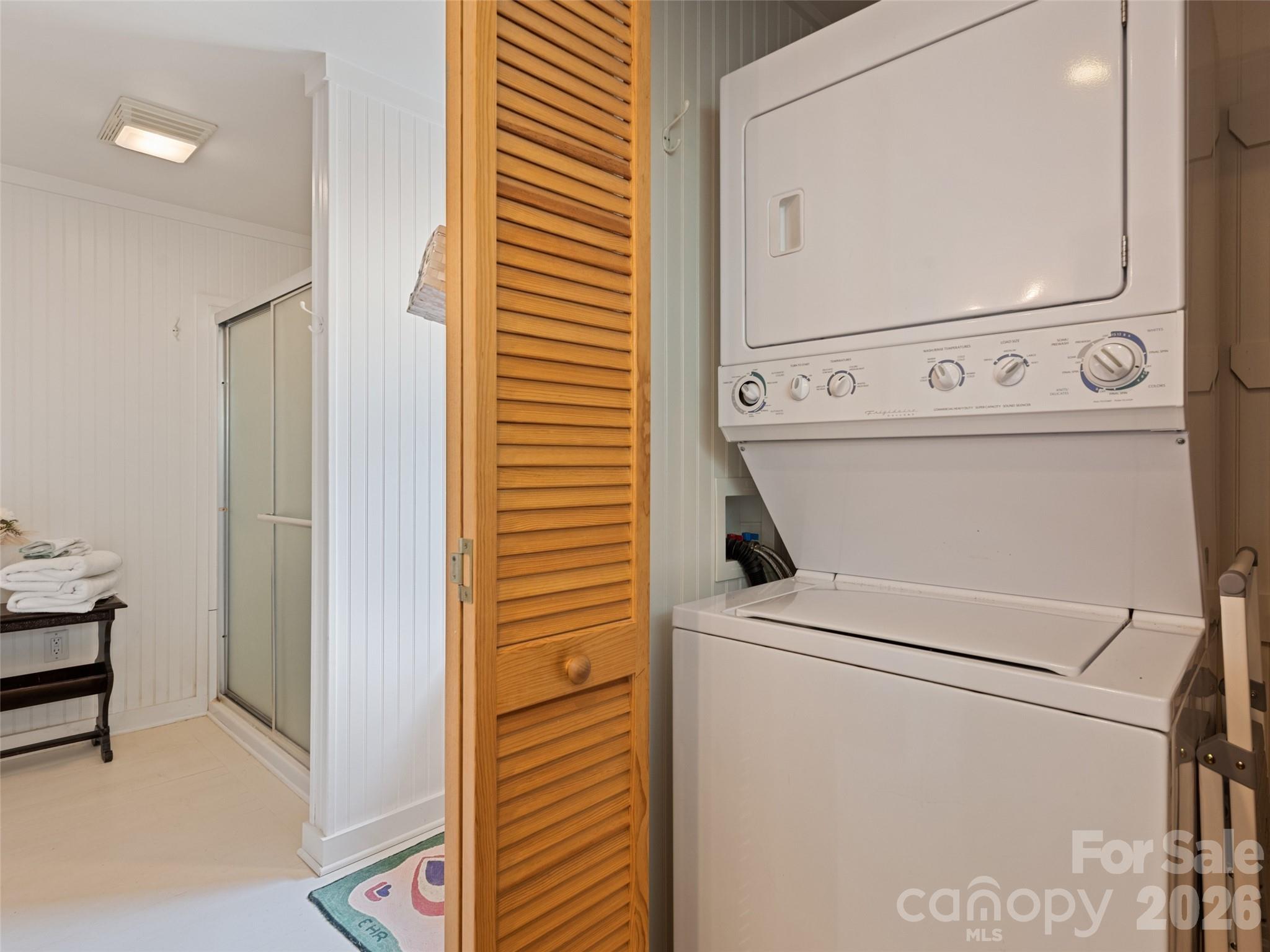 404 Red Bank Road — Waynesville