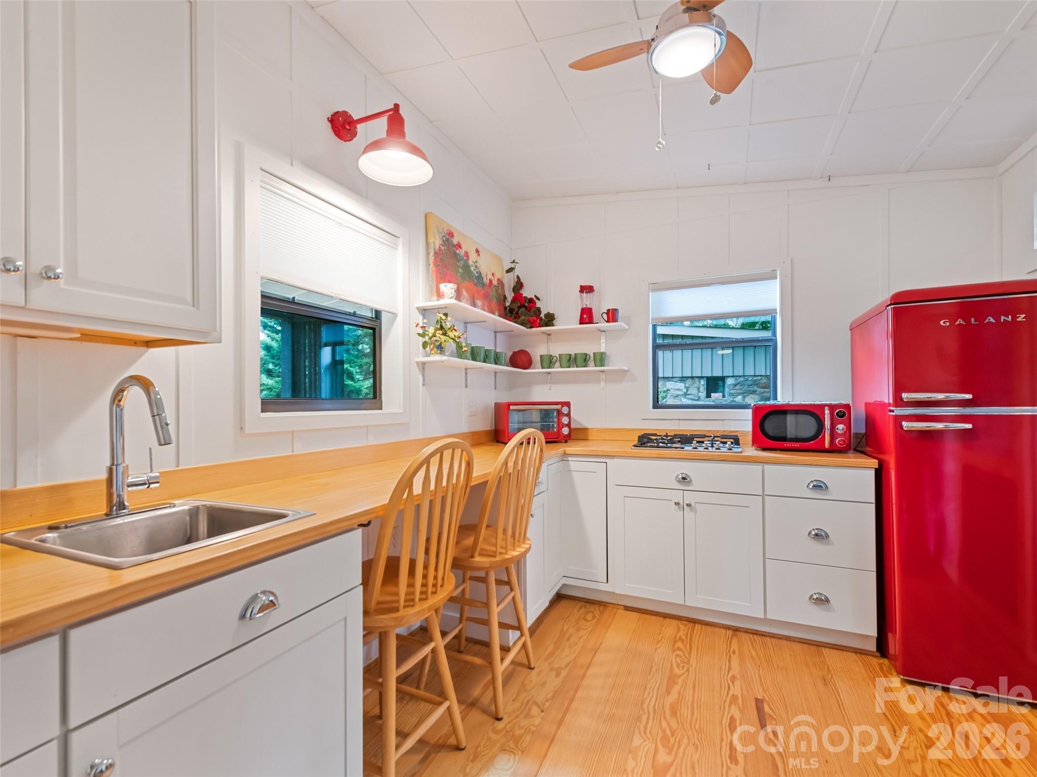 404 Red Bank Road — Waynesville