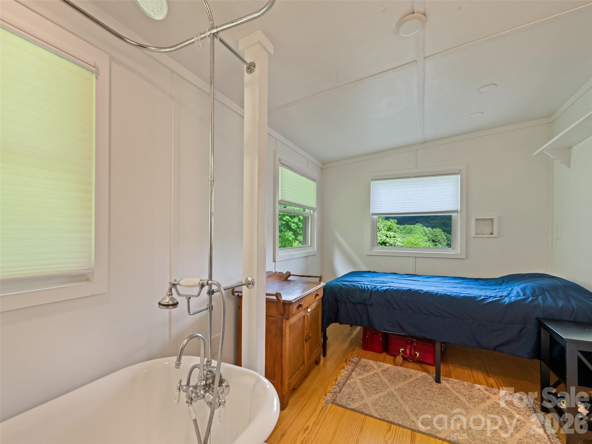 404 Red Bank Road — Waynesville
