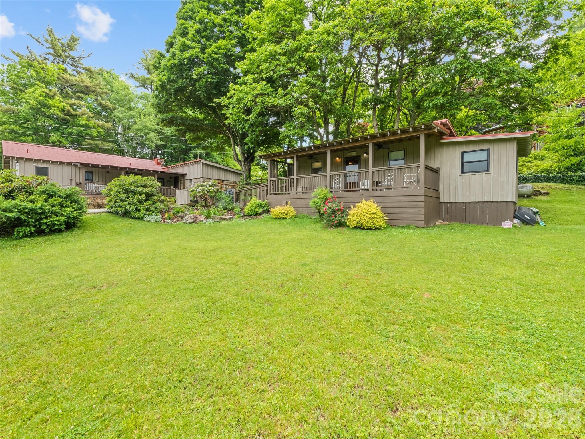 404 Red Bank Road — Waynesville