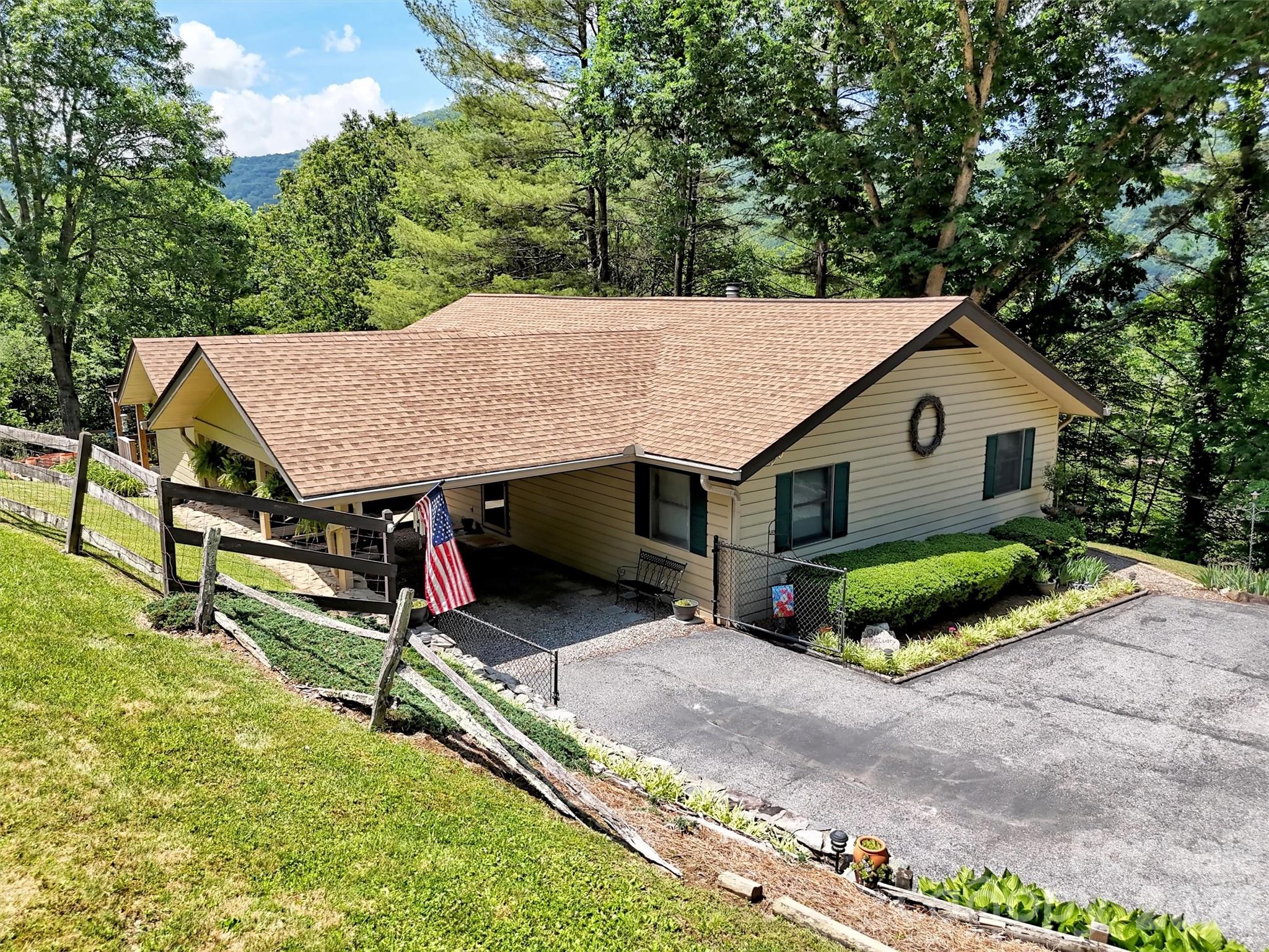 72 Sanctuary Road — Maggie Valley