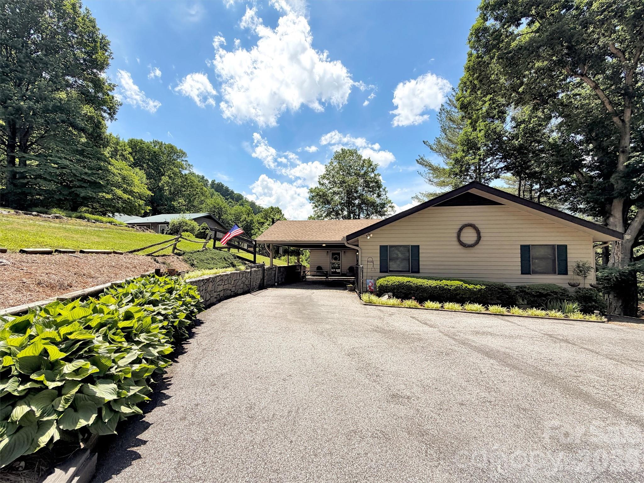 72 Sanctuary Road — Maggie Valley