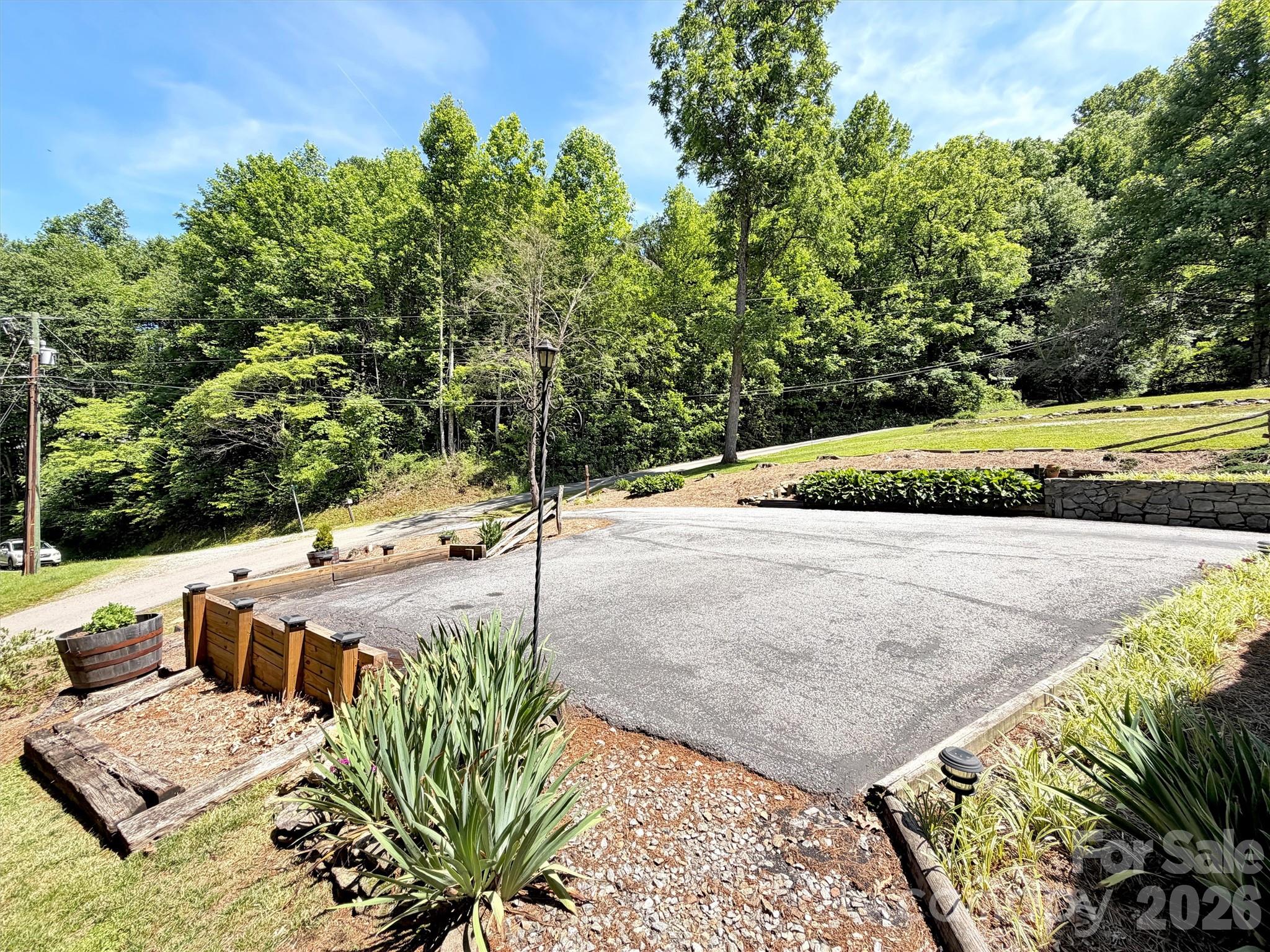 72 Sanctuary Road — Maggie Valley