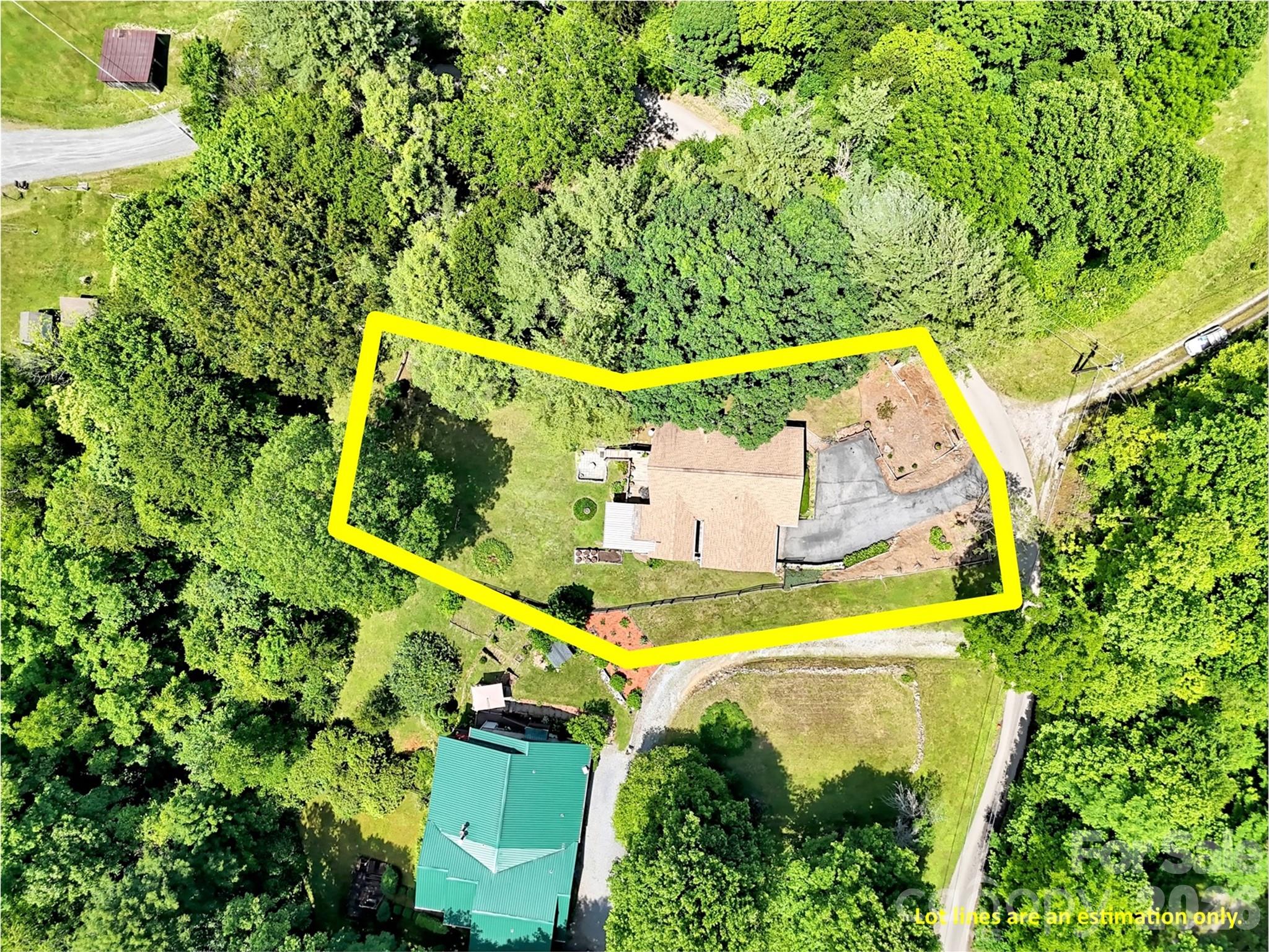 72 Sanctuary Road — Maggie Valley