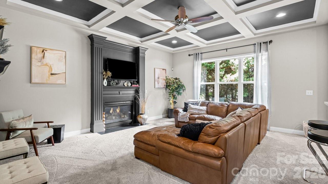 10209 Treetop Lane — Cornelius