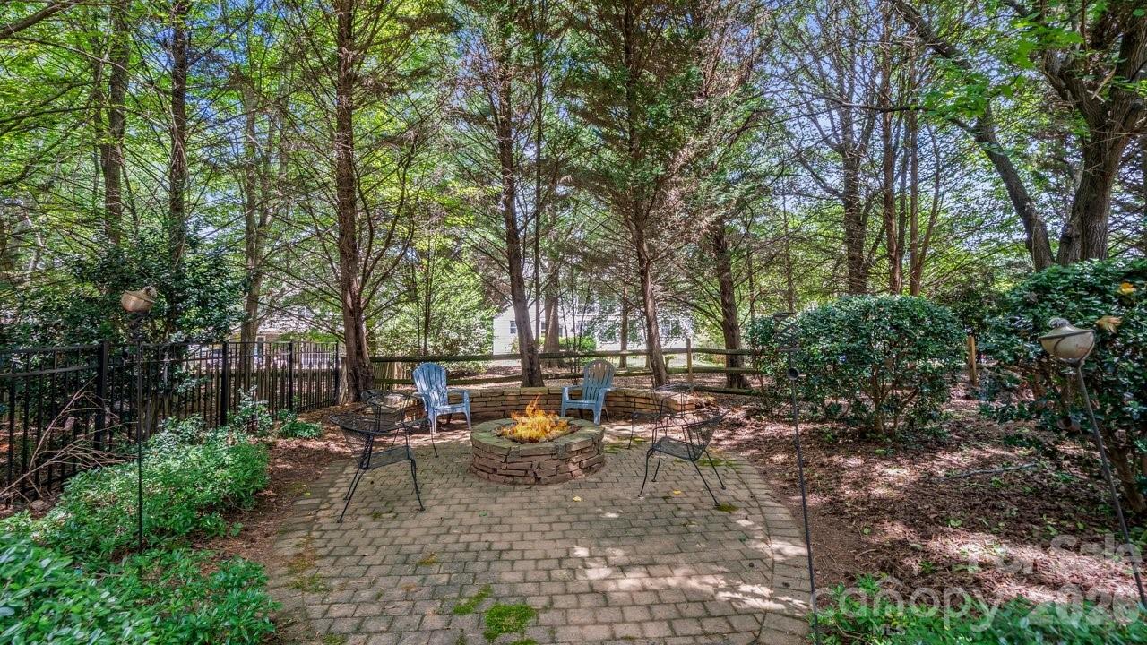 10209 Treetop Lane — Cornelius