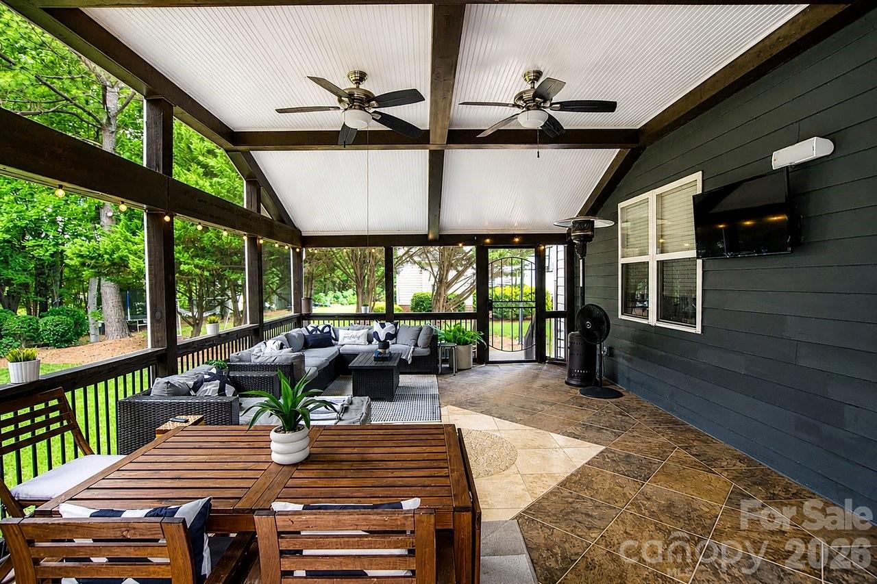 10209 Treetop Lane — Cornelius