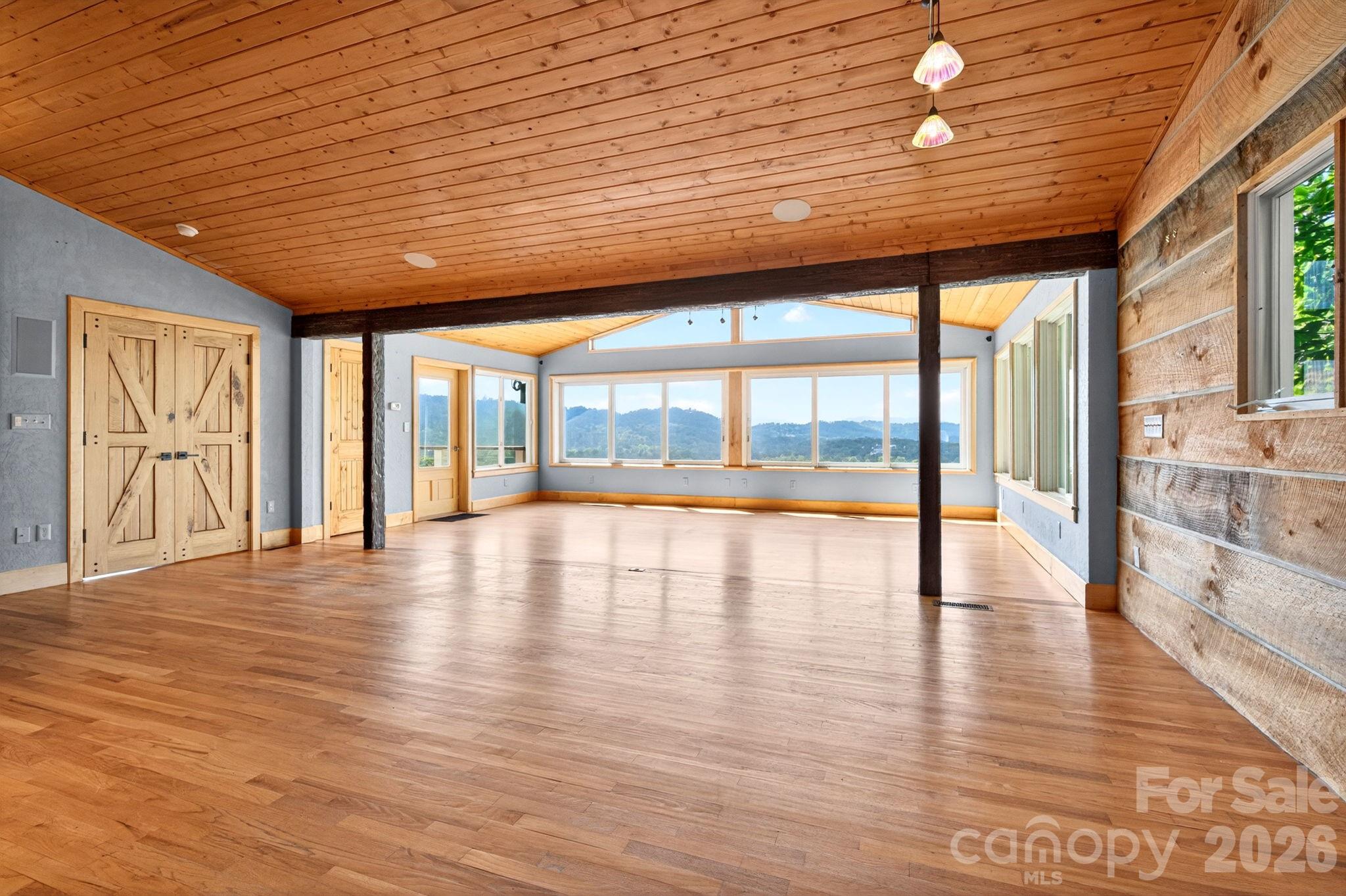 38 Lookout Road — Asheville