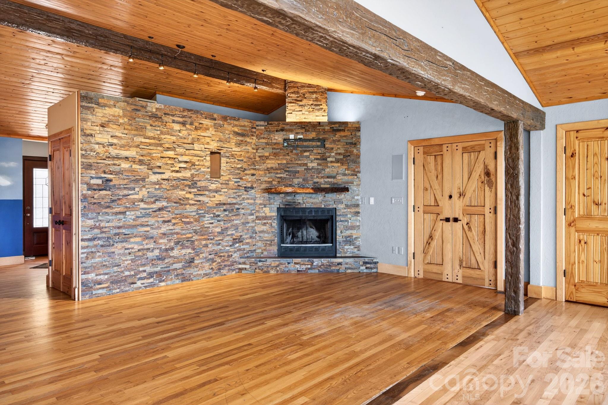 38 Lookout Road — Asheville