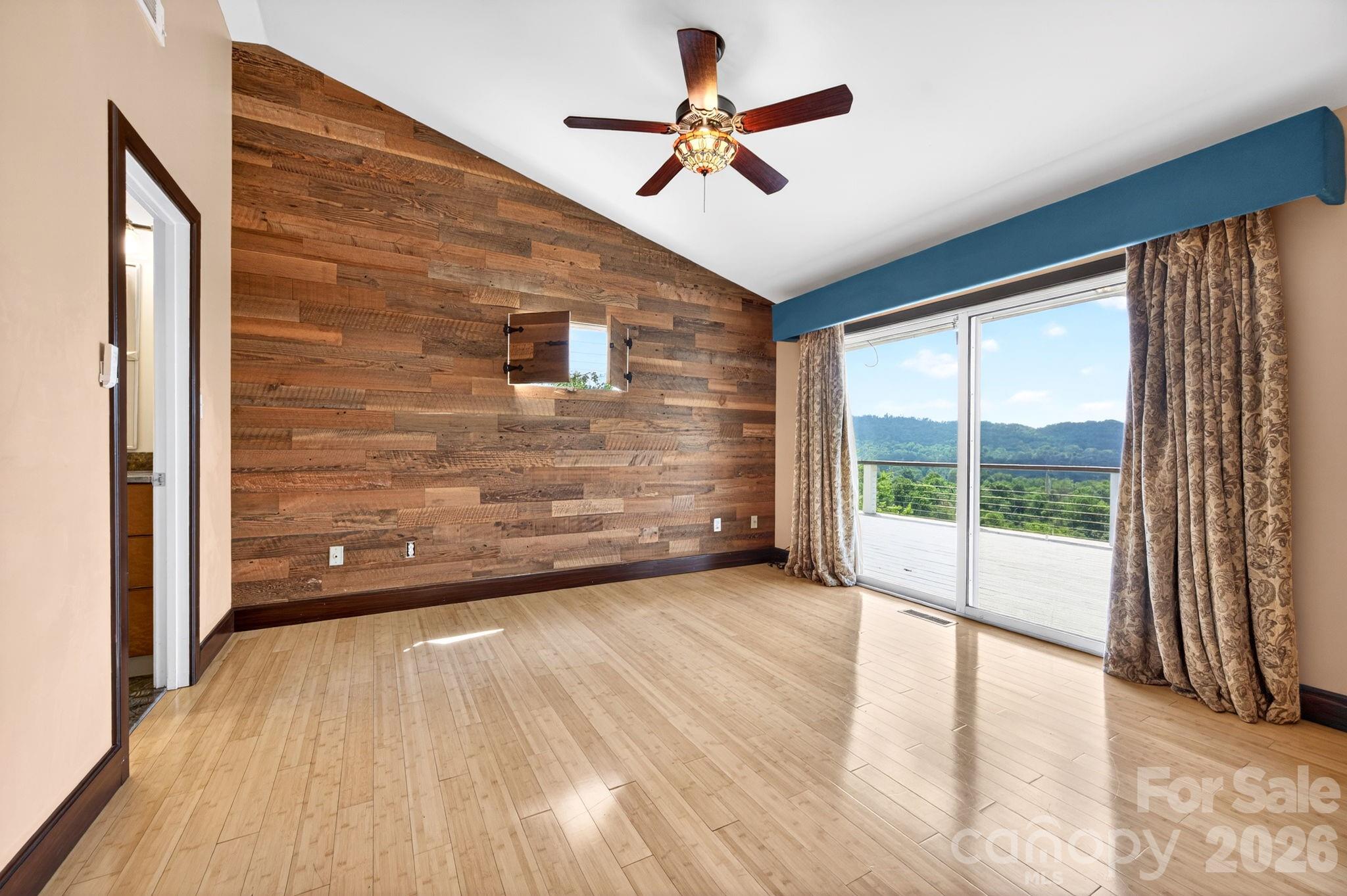 38 Lookout Road — Asheville