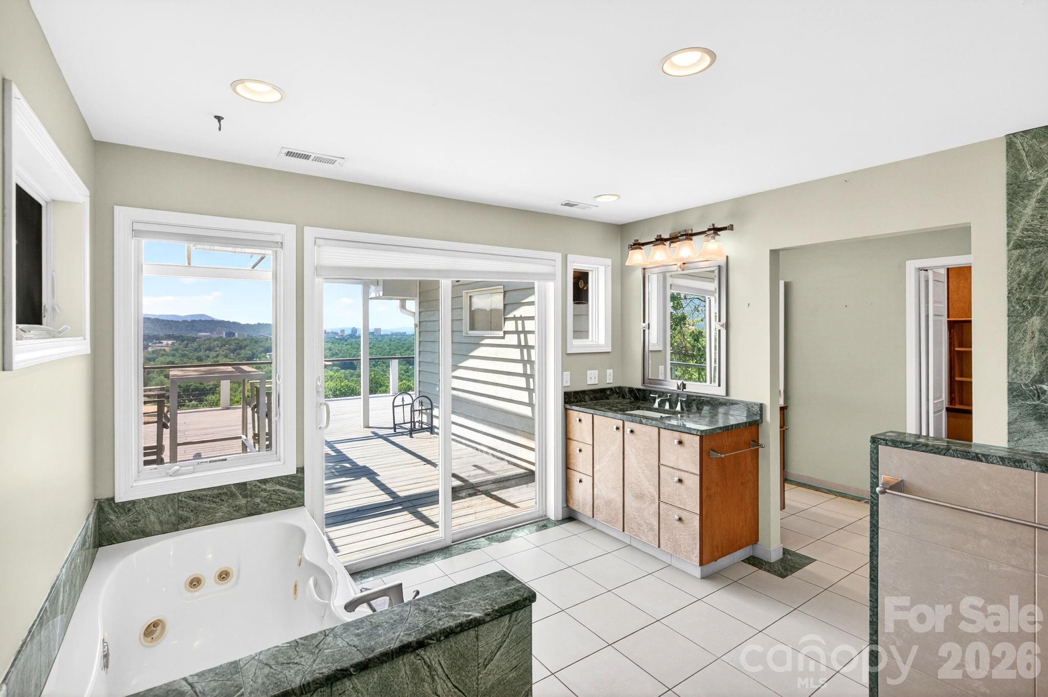 38 Lookout Road — Asheville