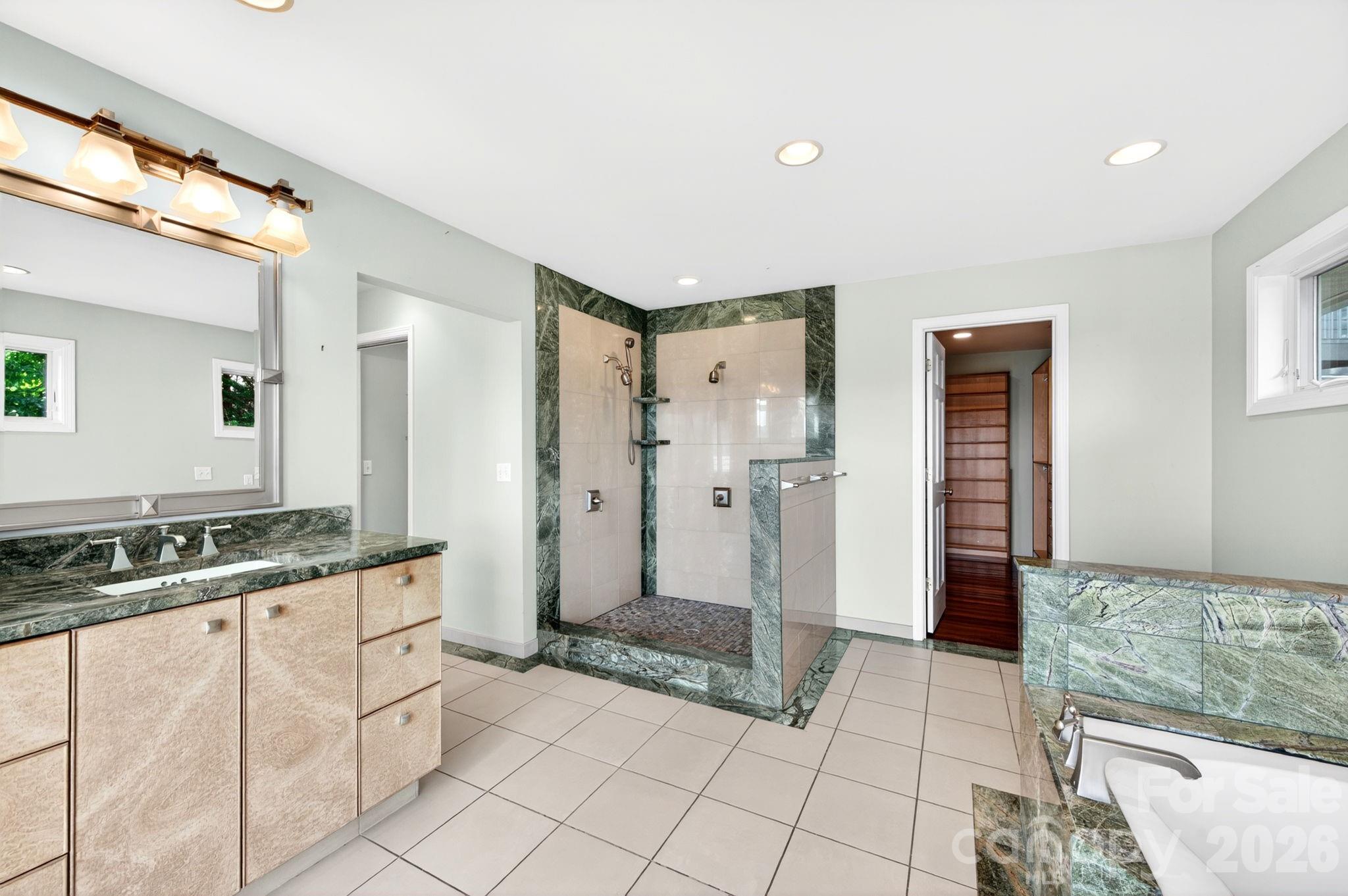38 Lookout Road — Asheville