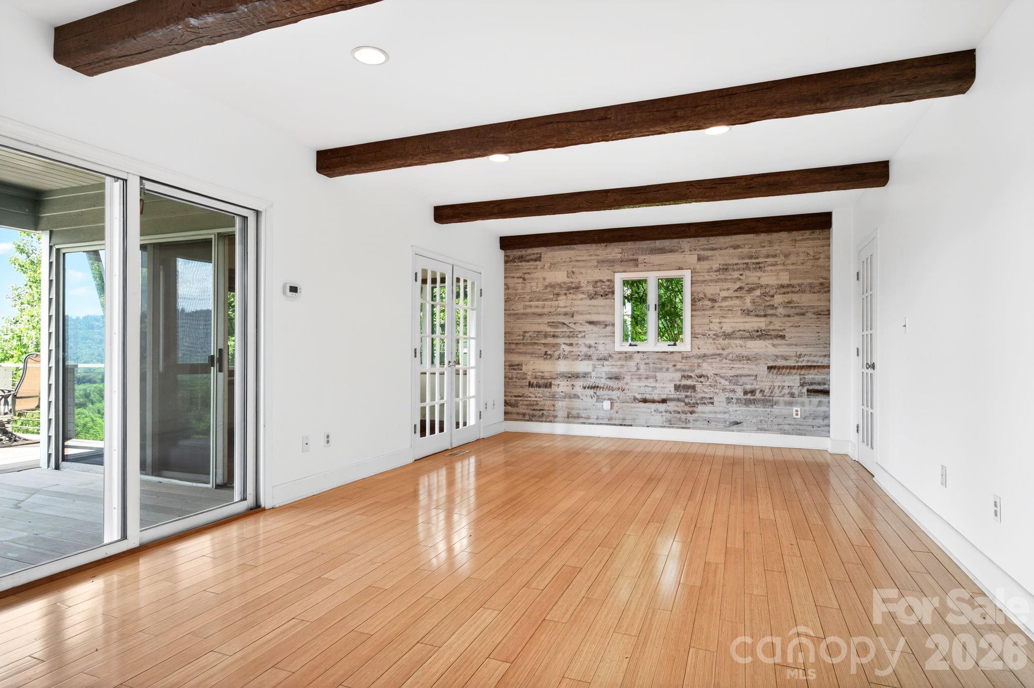 38 Lookout Road — Asheville