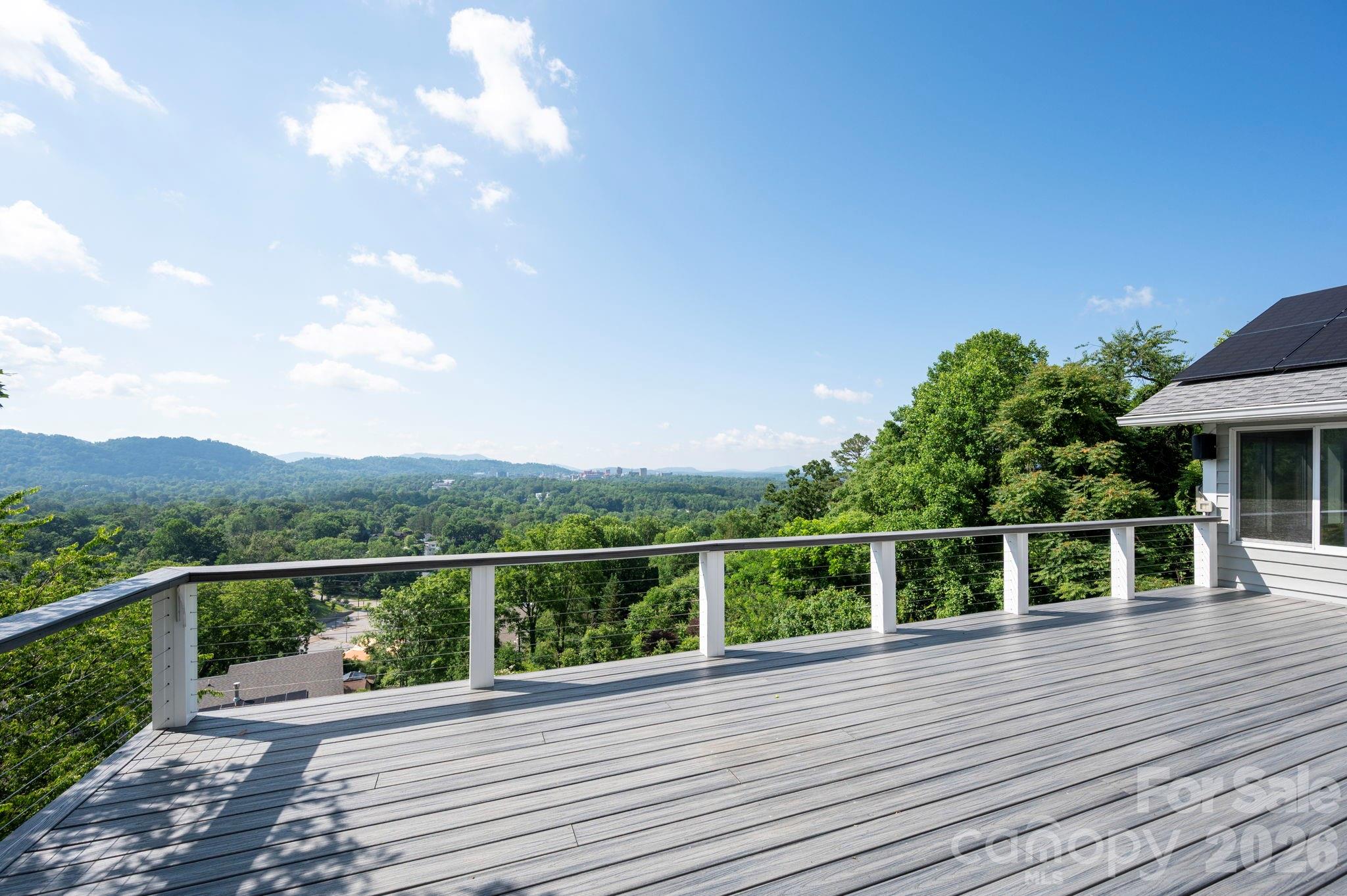 38 Lookout Road — Asheville