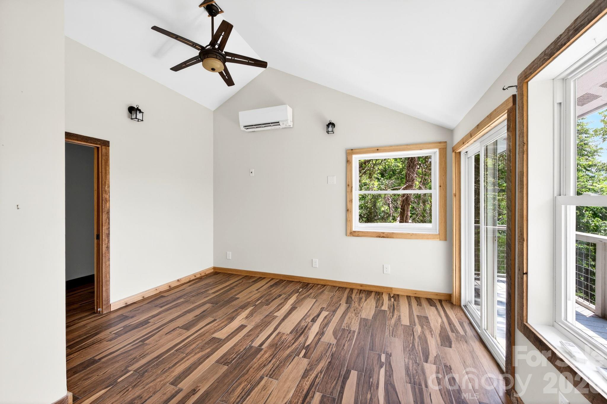 38 Lookout Road — Asheville
