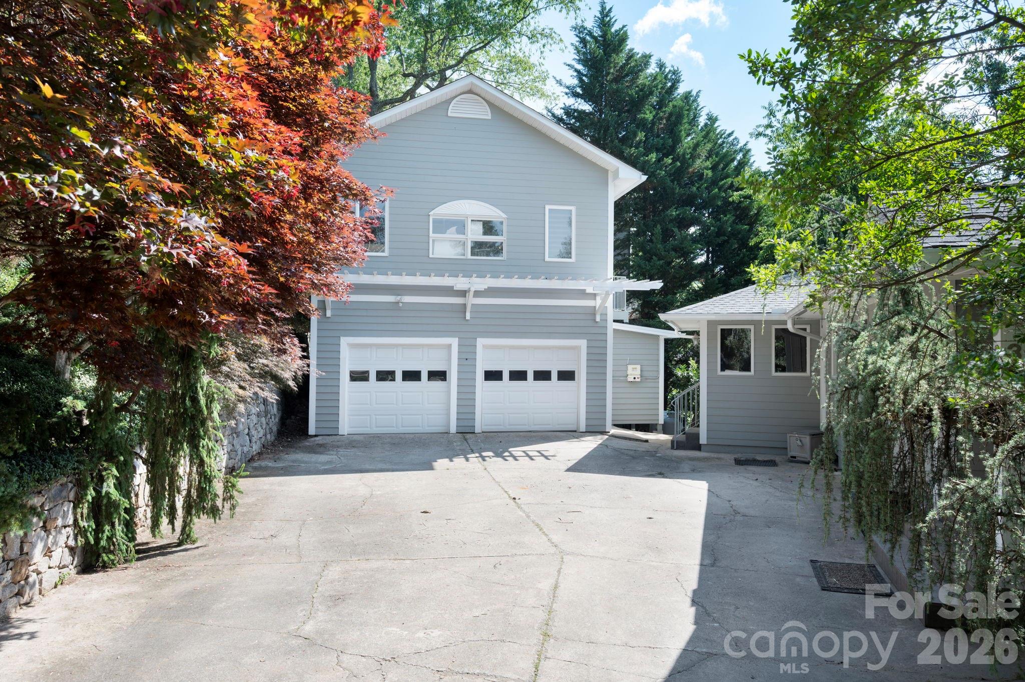 38 Lookout Road — Asheville