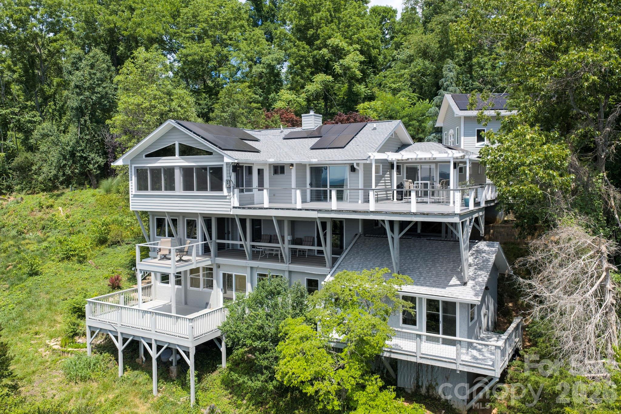 38 Lookout Road — Asheville