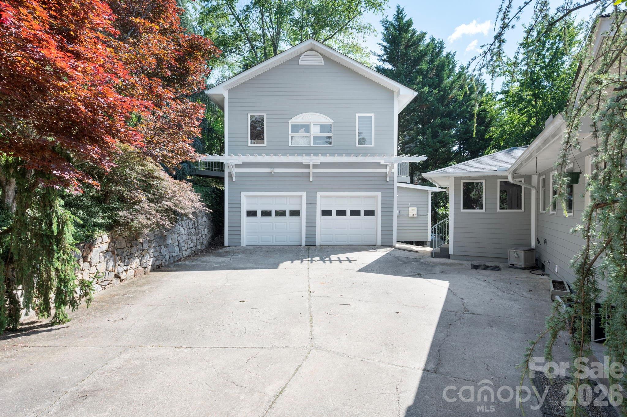38 Lookout Road — Asheville