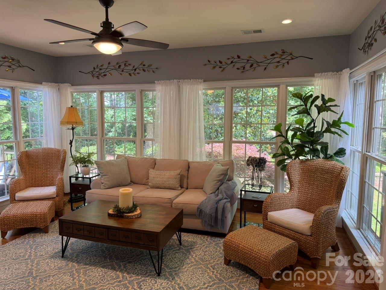 914 Players Ridge Road — Hickory