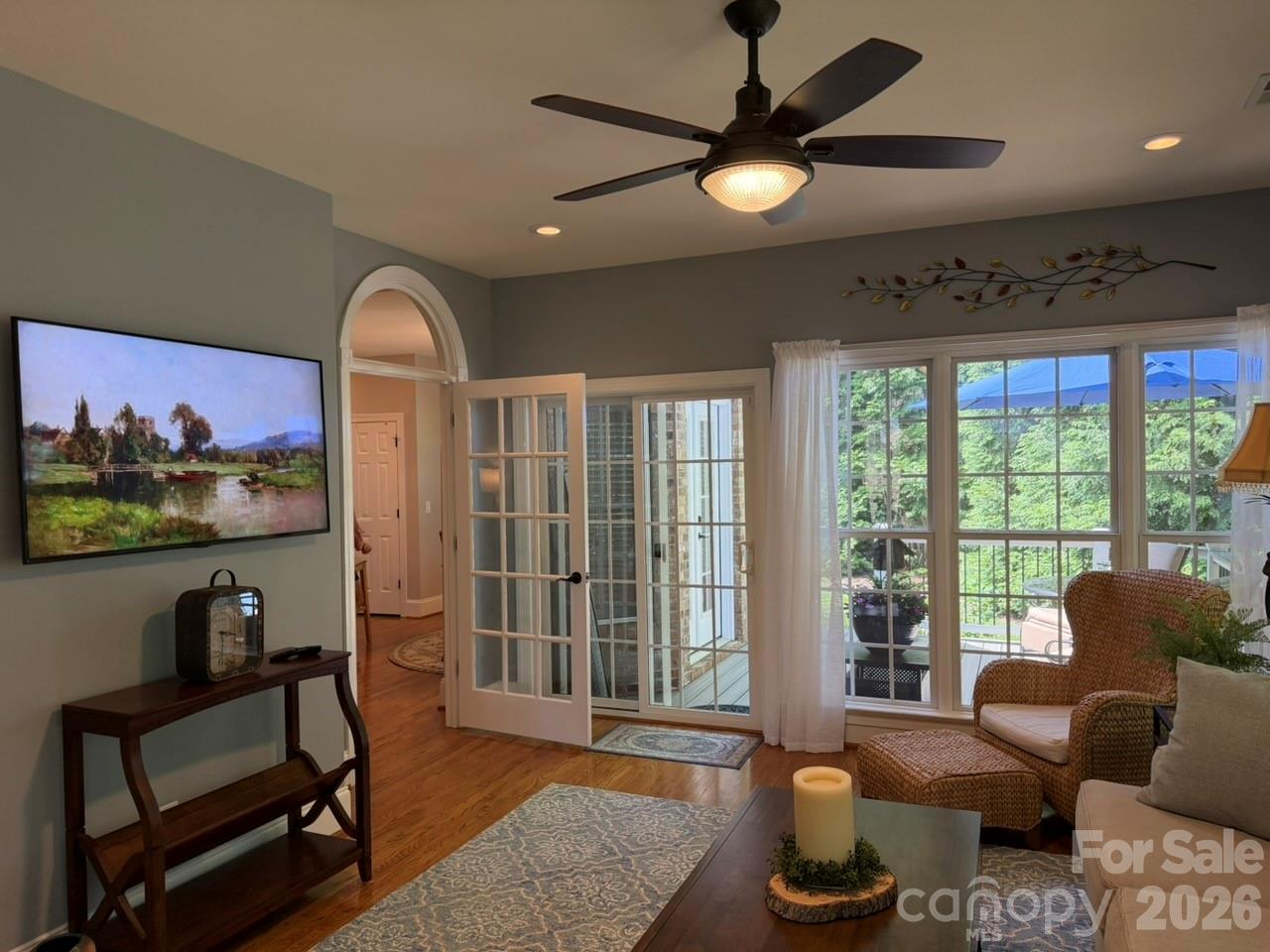 914 Players Ridge Road — Hickory