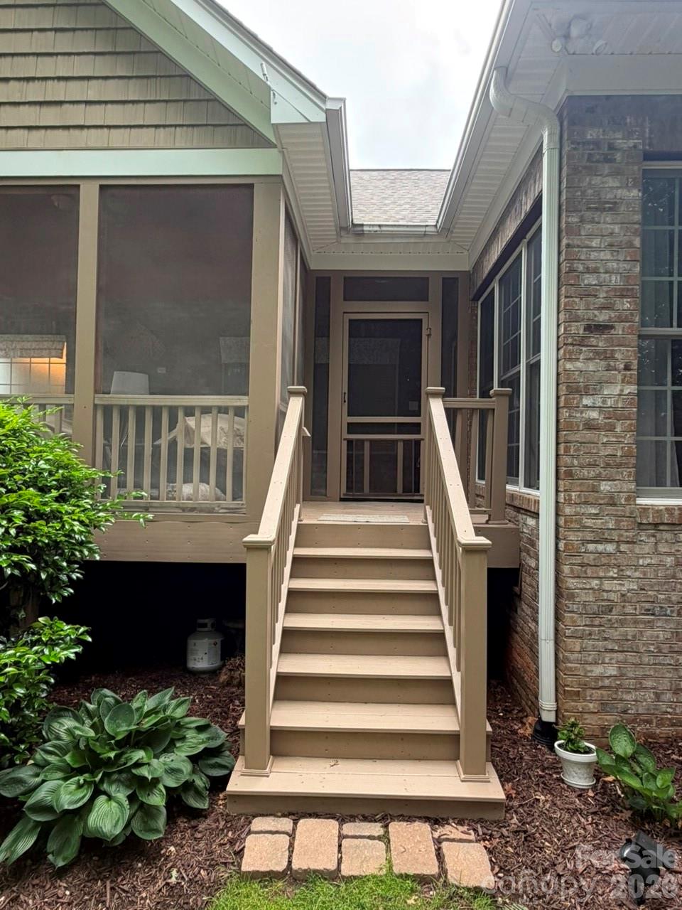 914 Players Ridge Road — Hickory