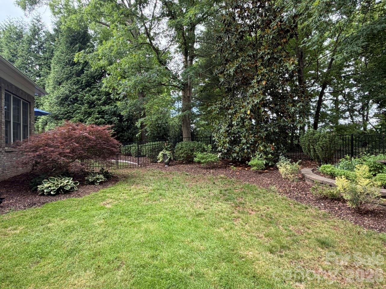 914 Players Ridge Road — Hickory
