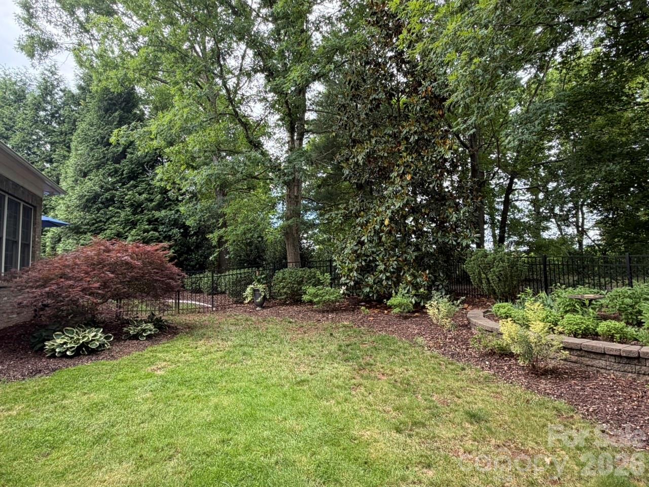 914 Players Ridge Road — Hickory