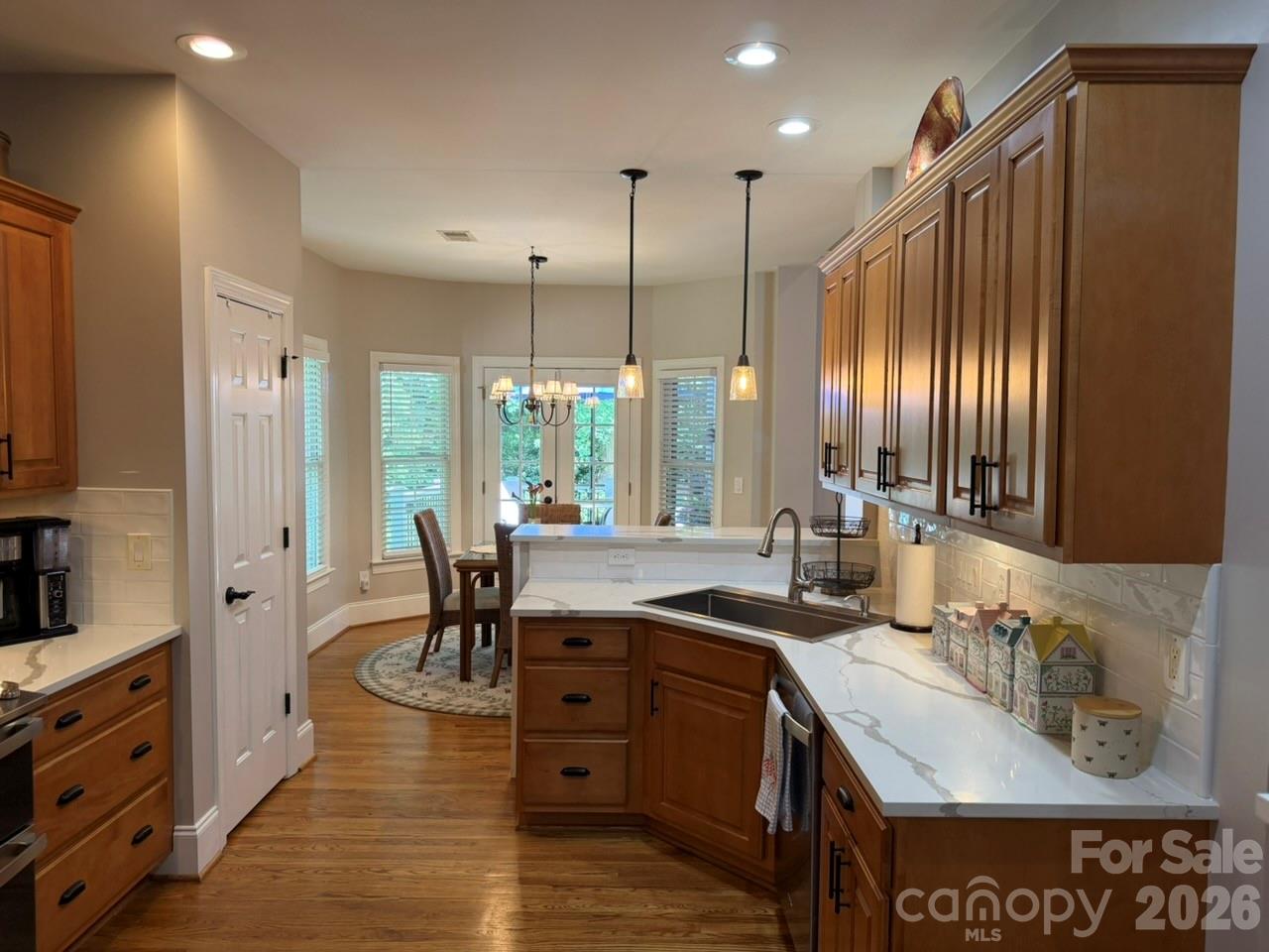 914 Players Ridge Road — Hickory