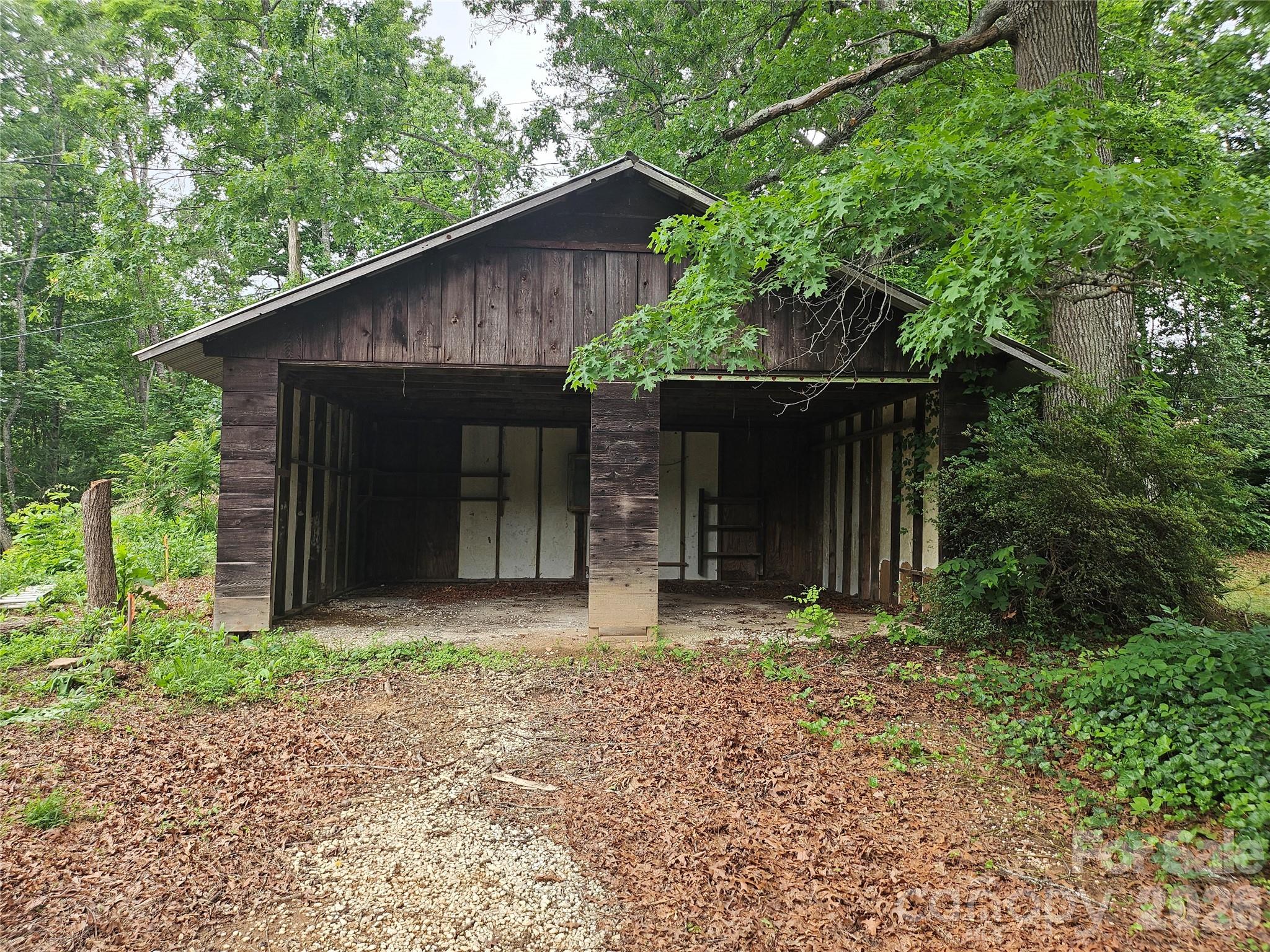 610 Emmas Grove Road — Fletcher