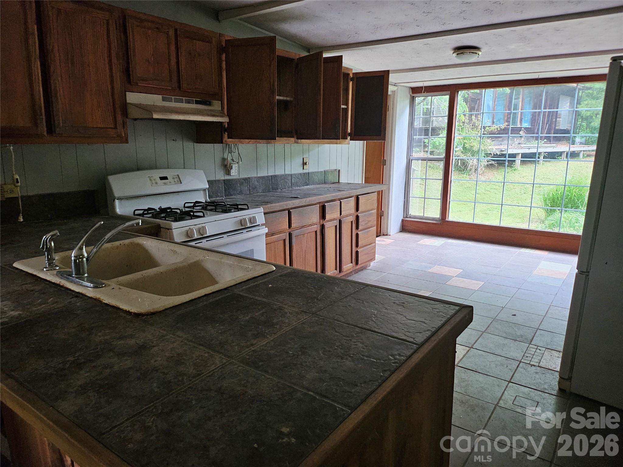 610 Emmas Grove Road — Fletcher