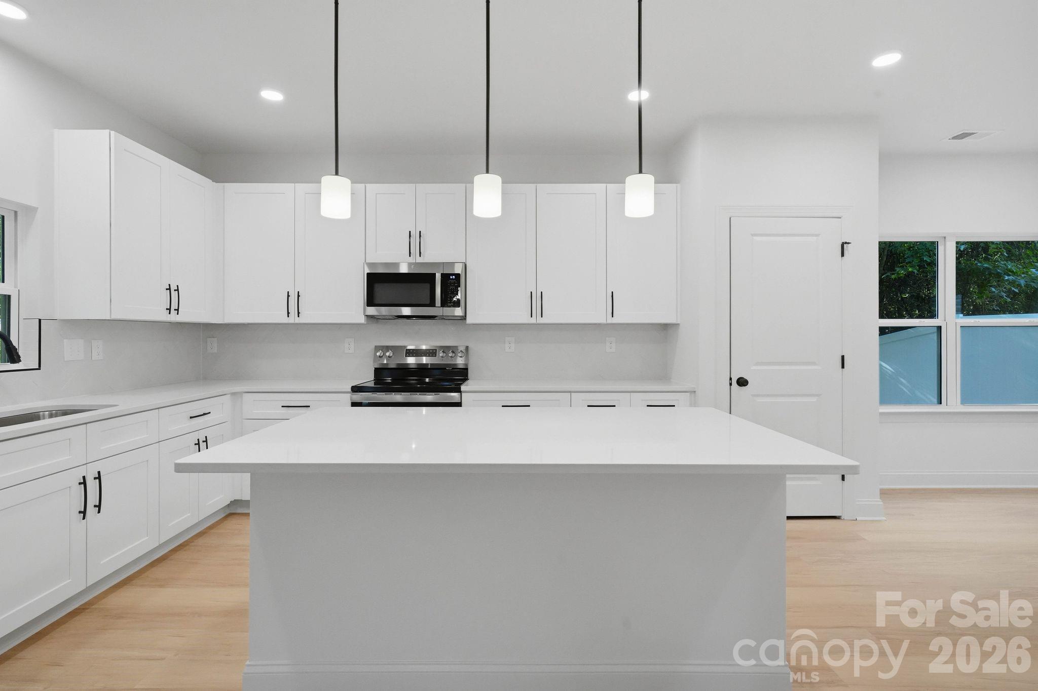 2829 Overlook Trail — Charlotte