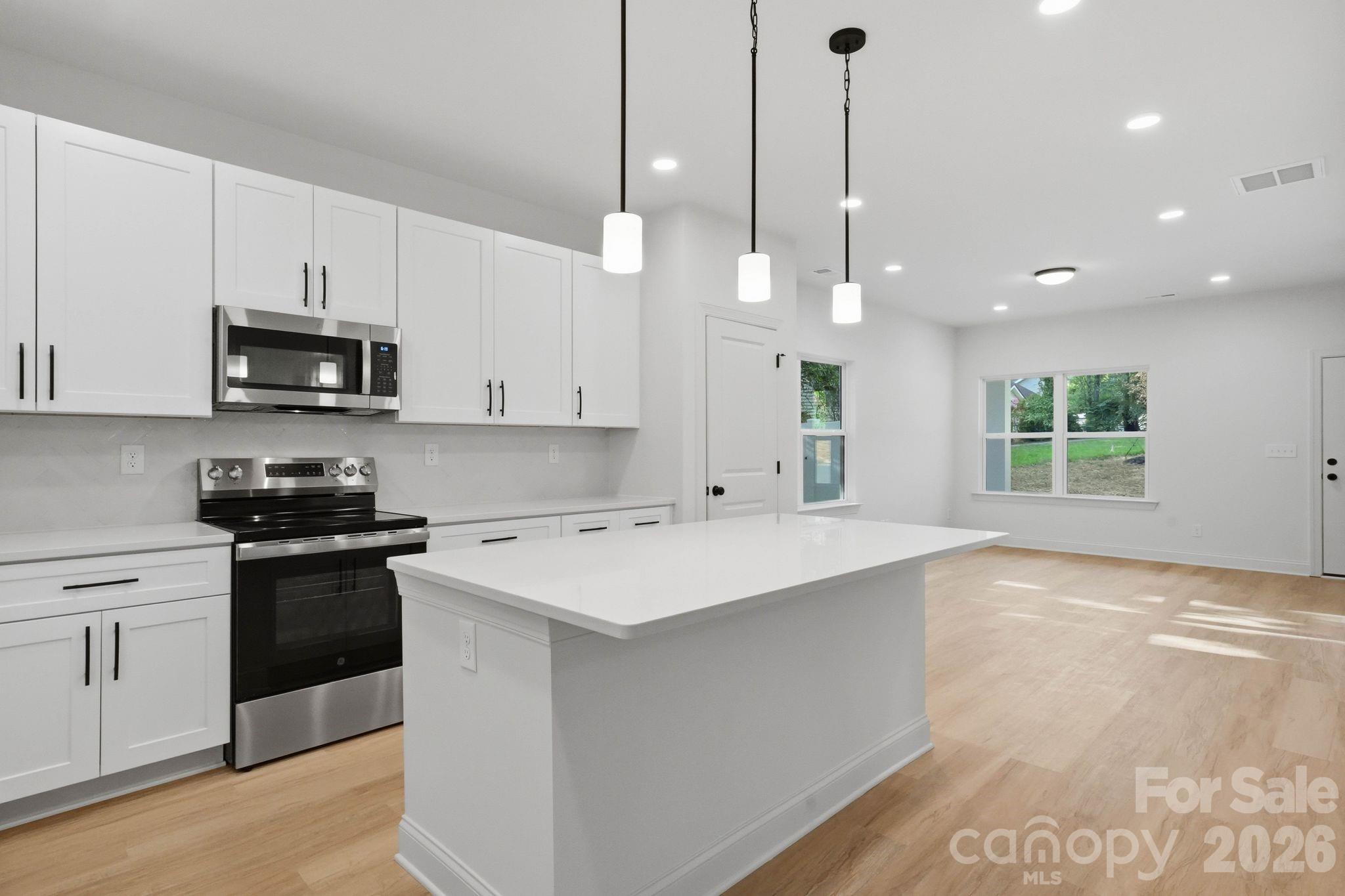 2829 Overlook Trail — Charlotte