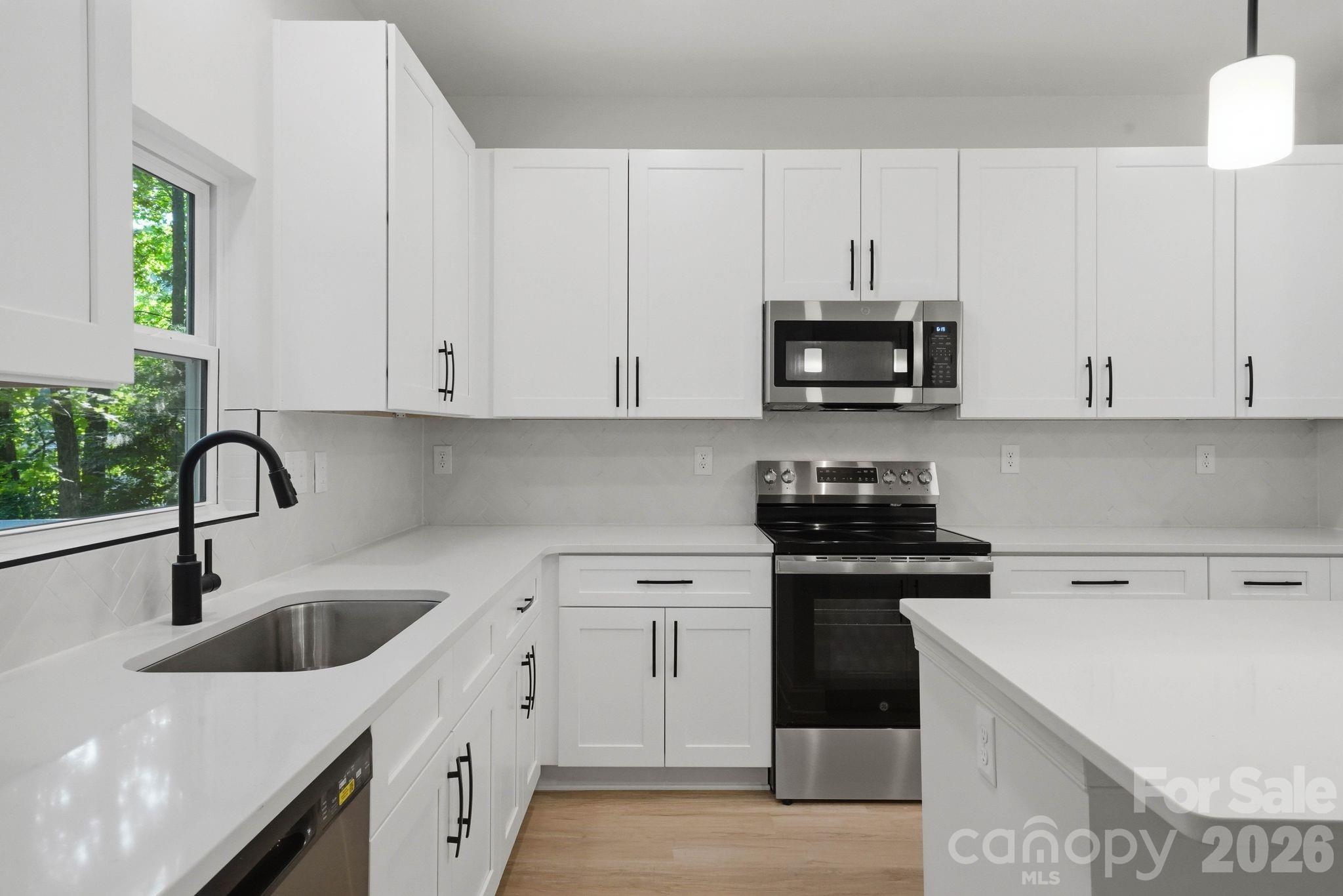2829 Overlook Trail — Charlotte