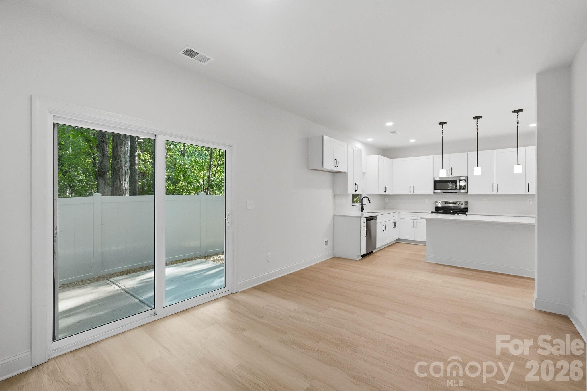 2829 Overlook Trail — Charlotte