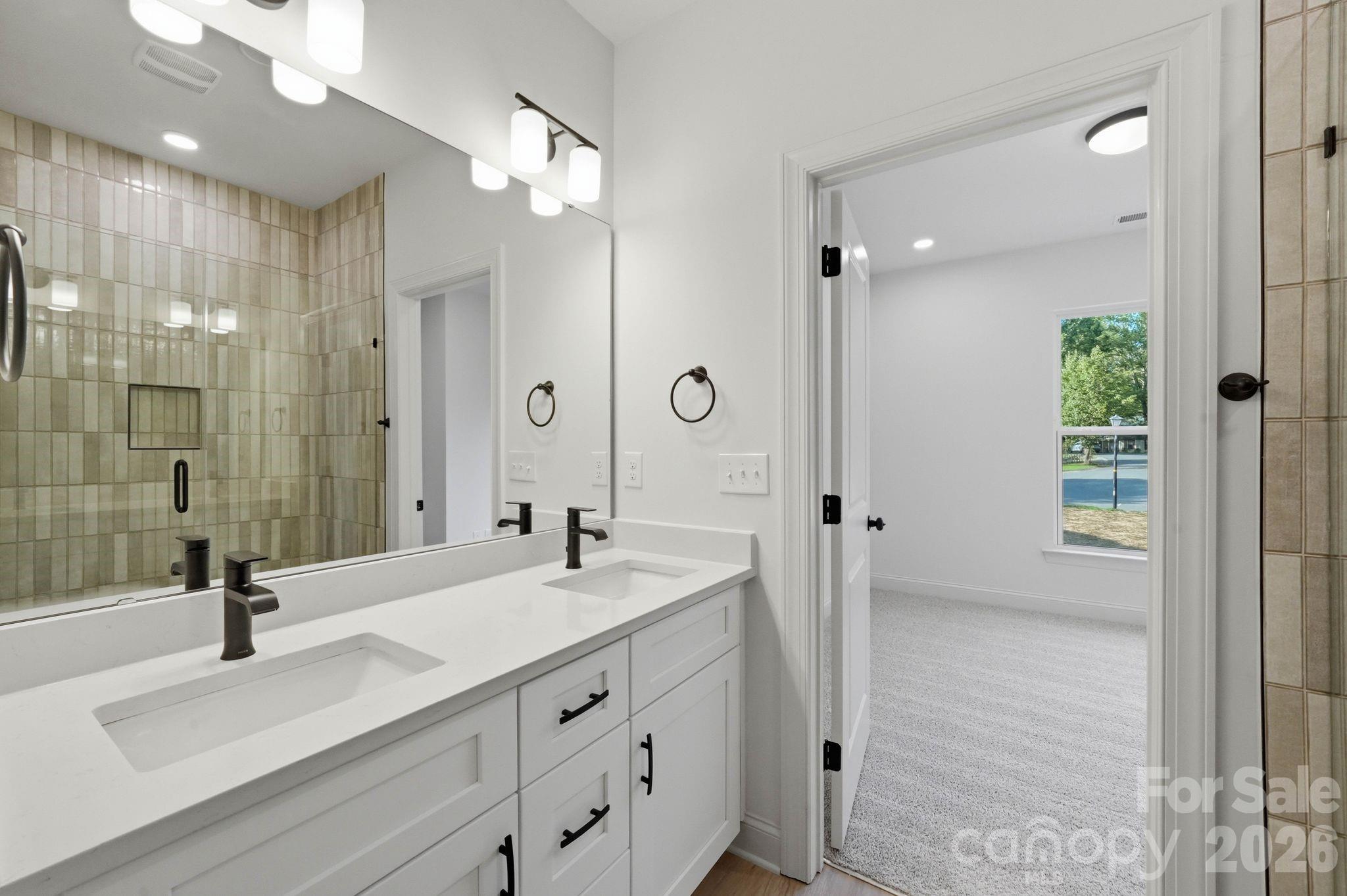 2829 Overlook Trail — Charlotte