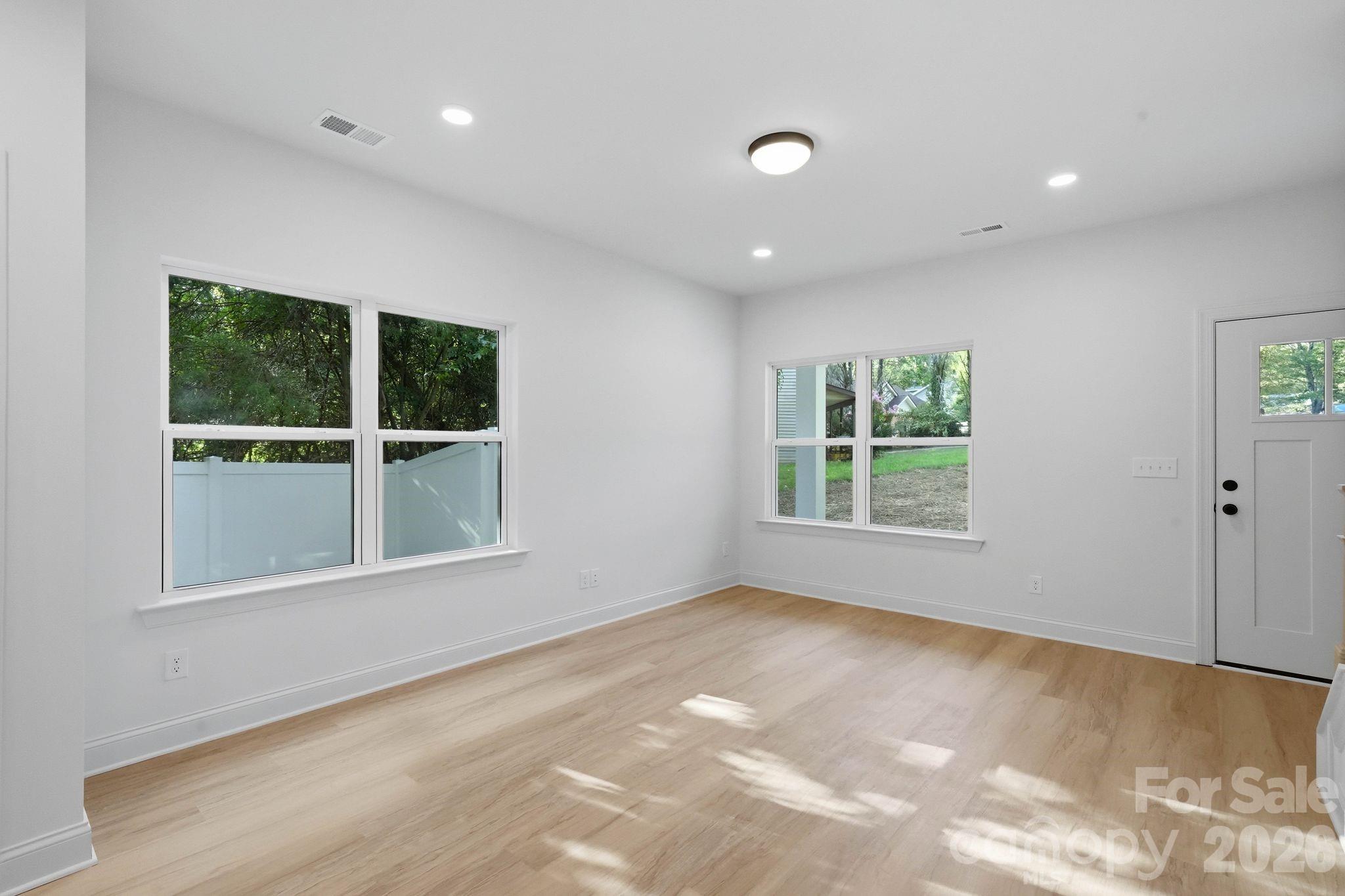 2829 Overlook Trail — Charlotte