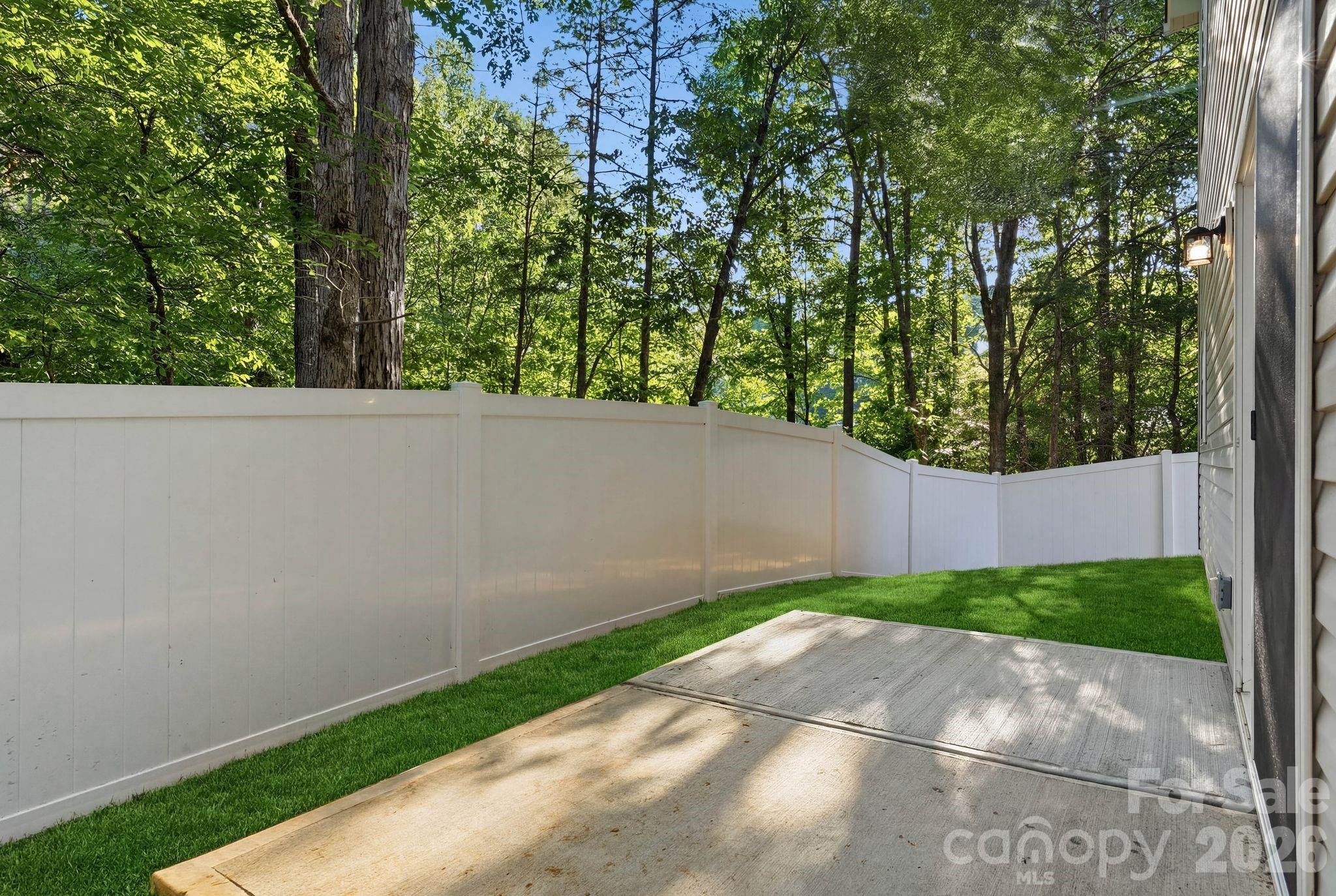 2829 Overlook Trail — Charlotte