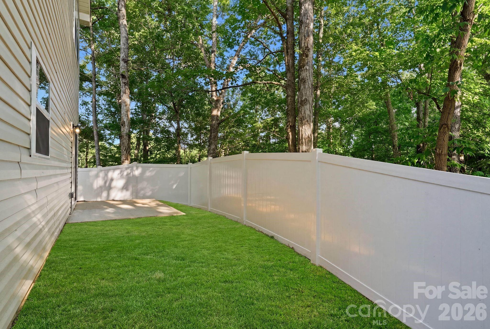 2829 Overlook Trail — Charlotte