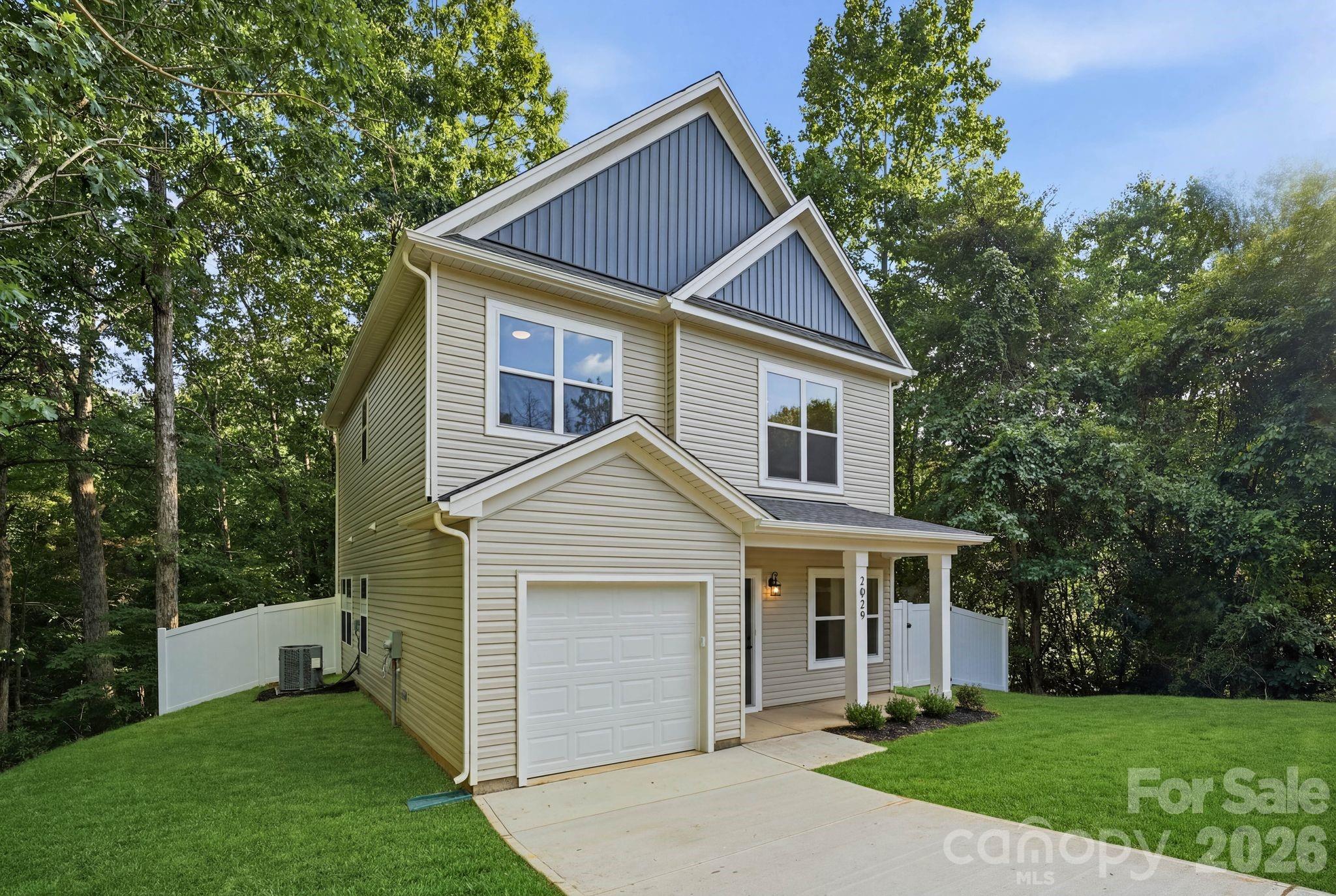 2829 Overlook Trail — Charlotte