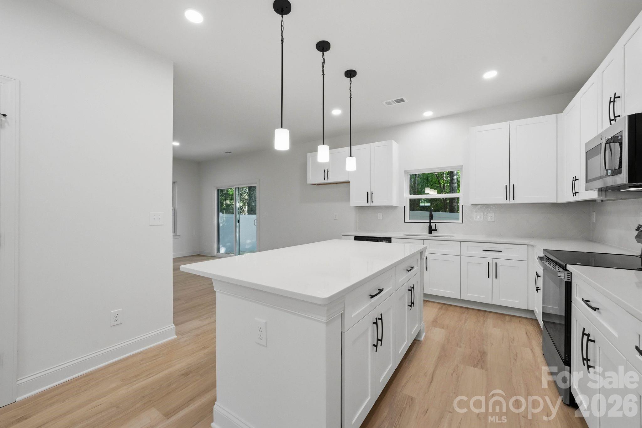 2829 Overlook Trail — Charlotte