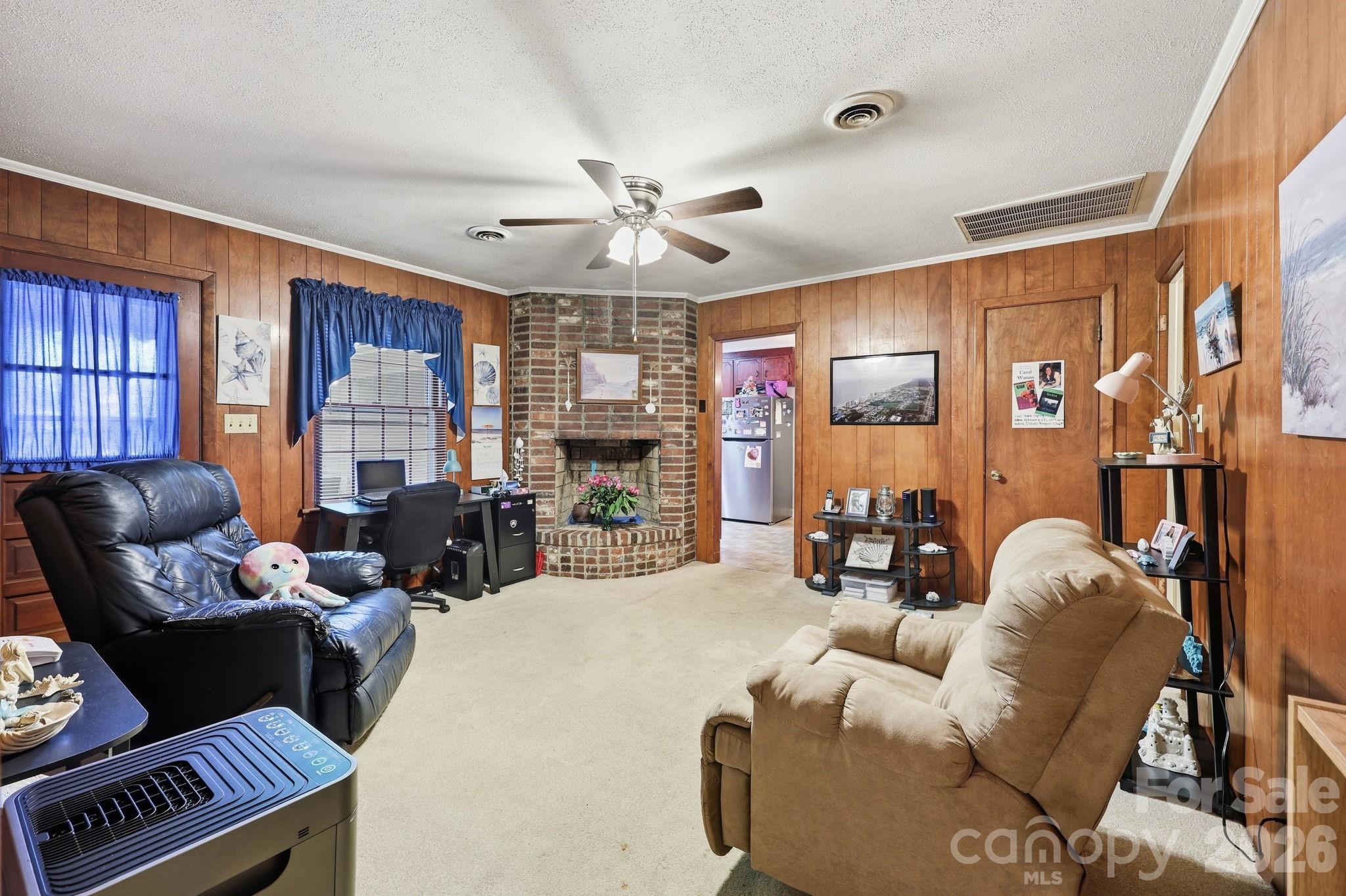 401 White Oaks Drive — Salisbury