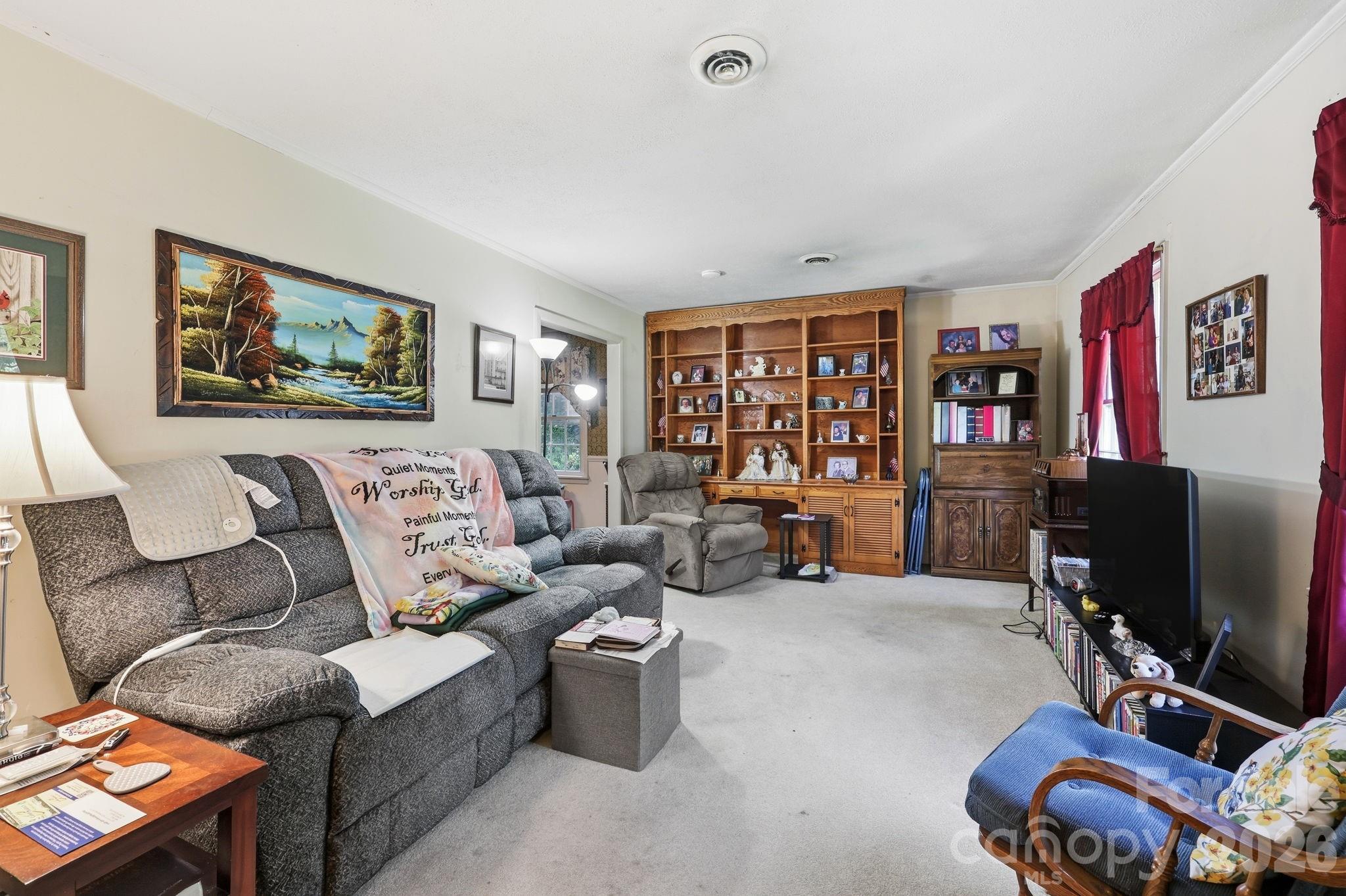 401 White Oaks Drive — Salisbury