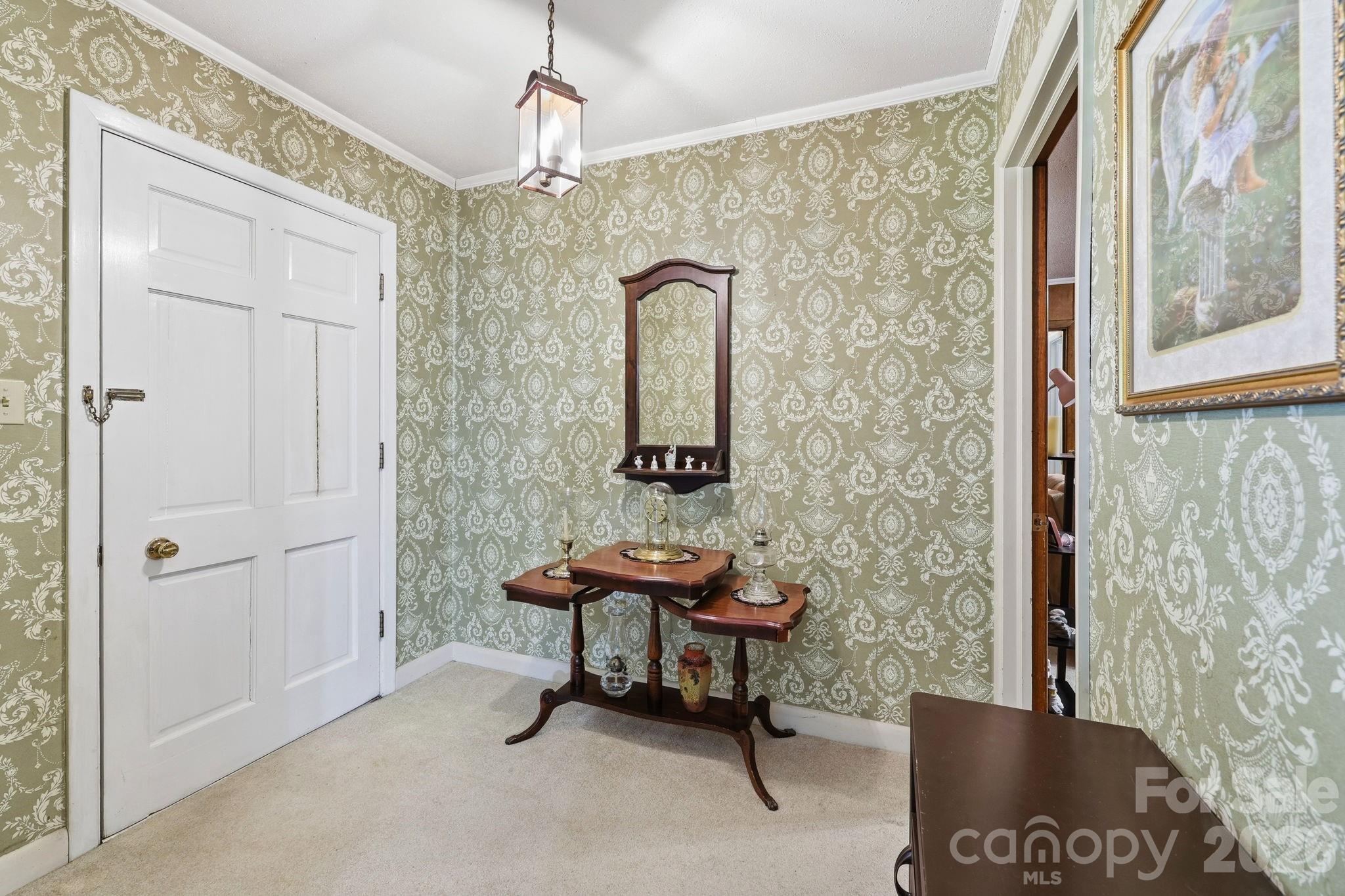 401 White Oaks Drive — Salisbury