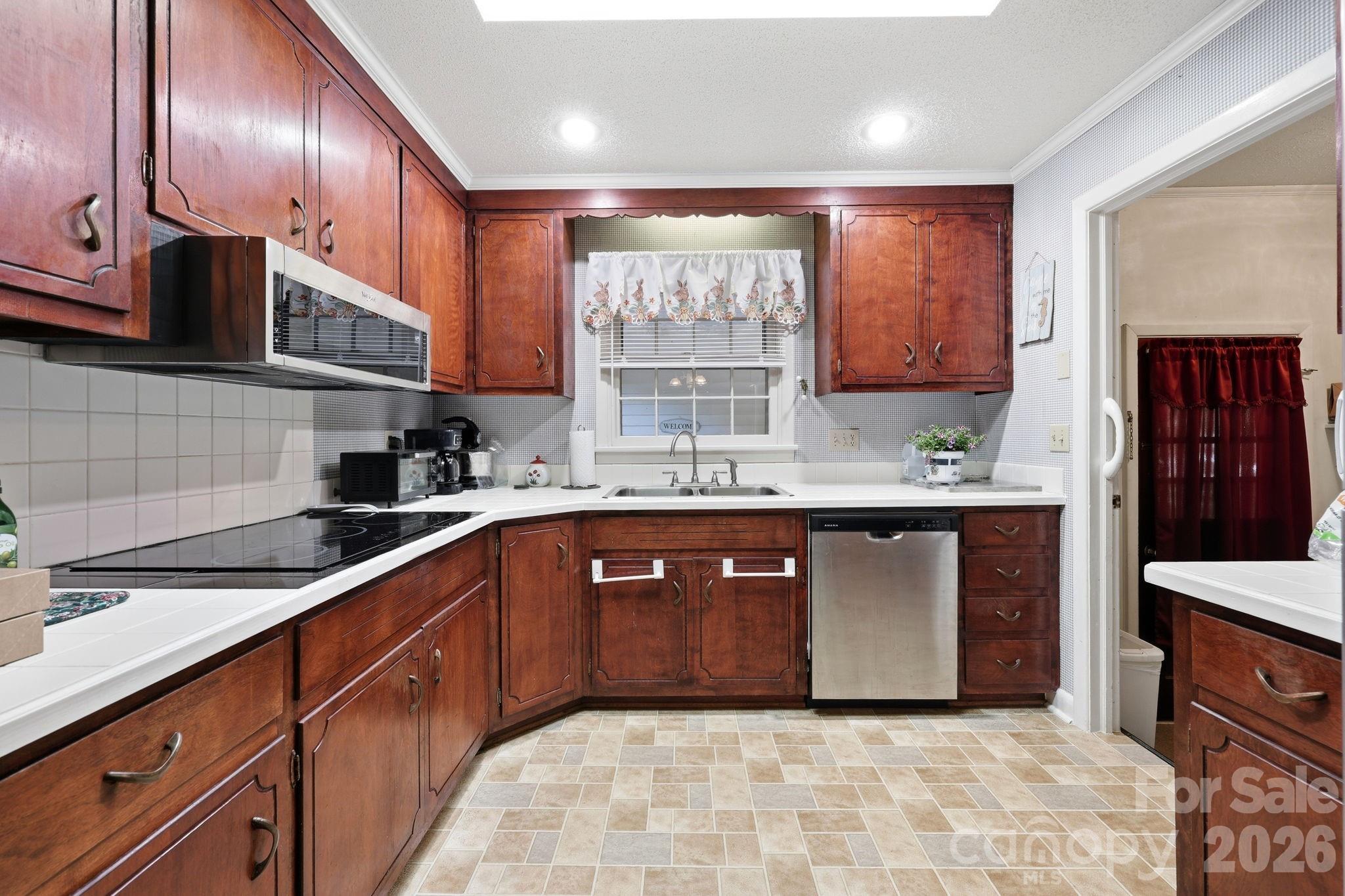 401 White Oaks Drive — Salisbury
