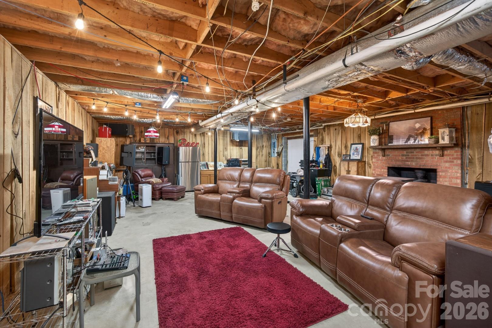 301 Pinecroft Lane — Spencer
