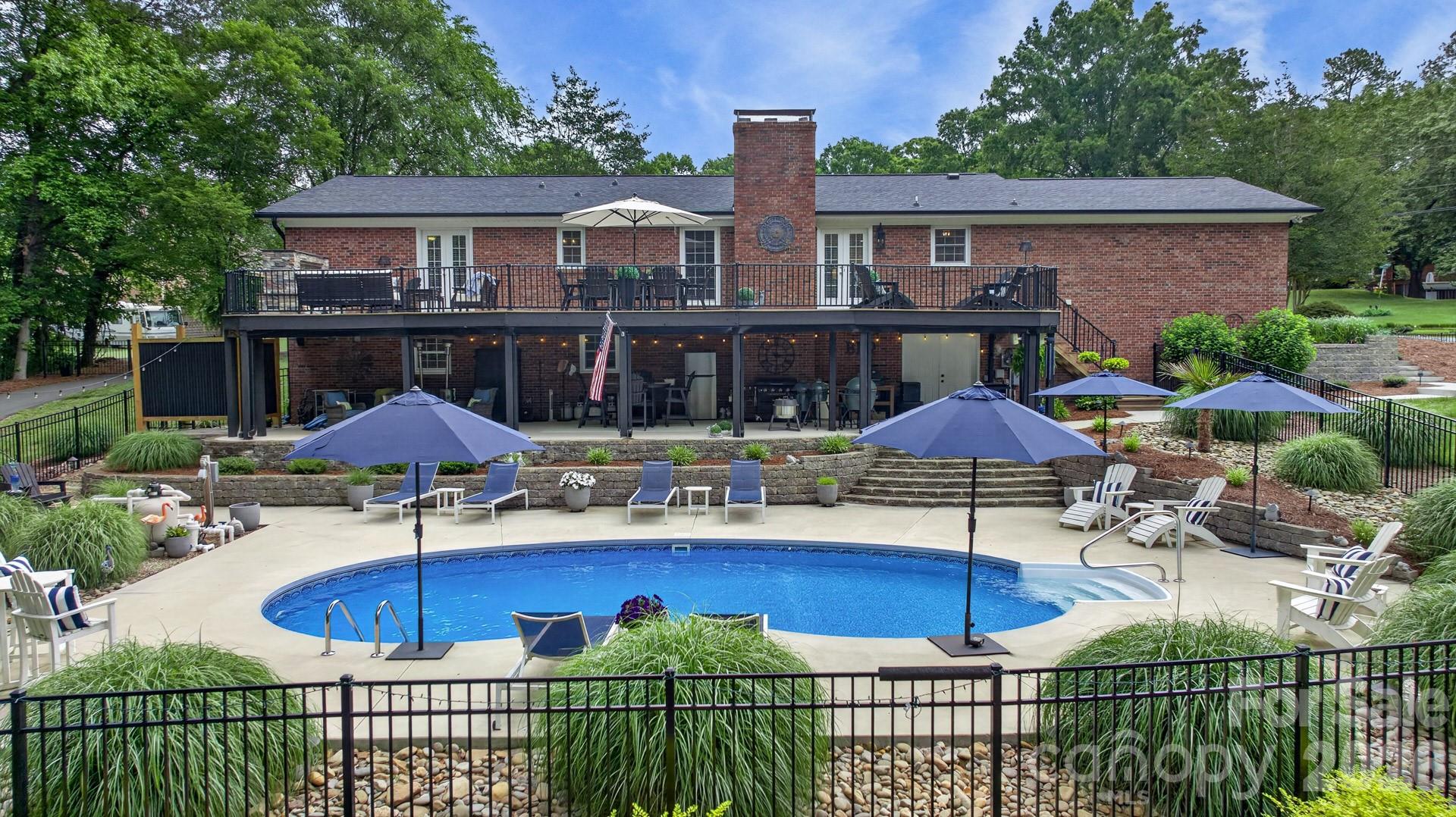 301 Pinecroft Lane — Spencer