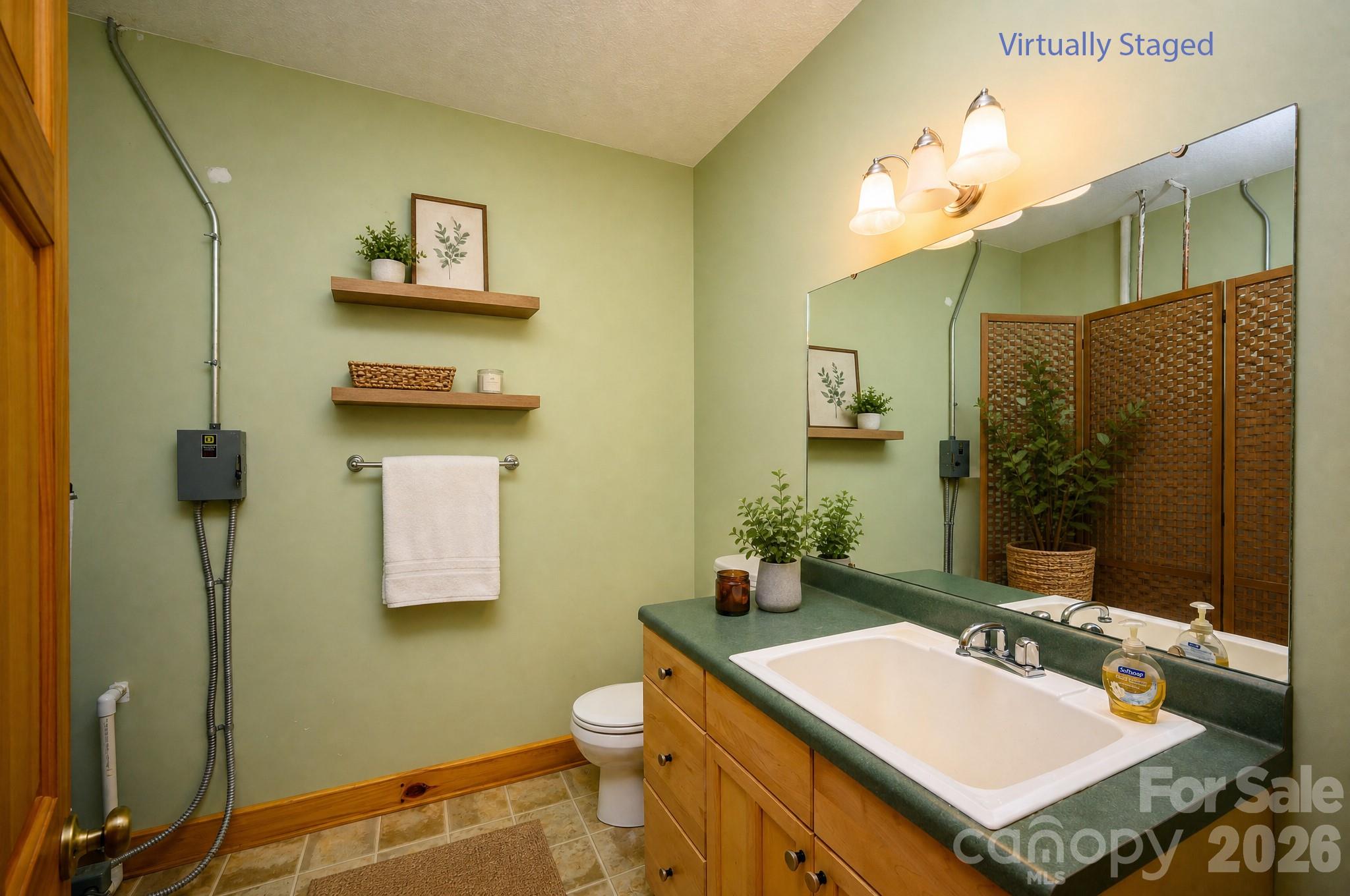 1299 Pine Ridge Road — Burnsville